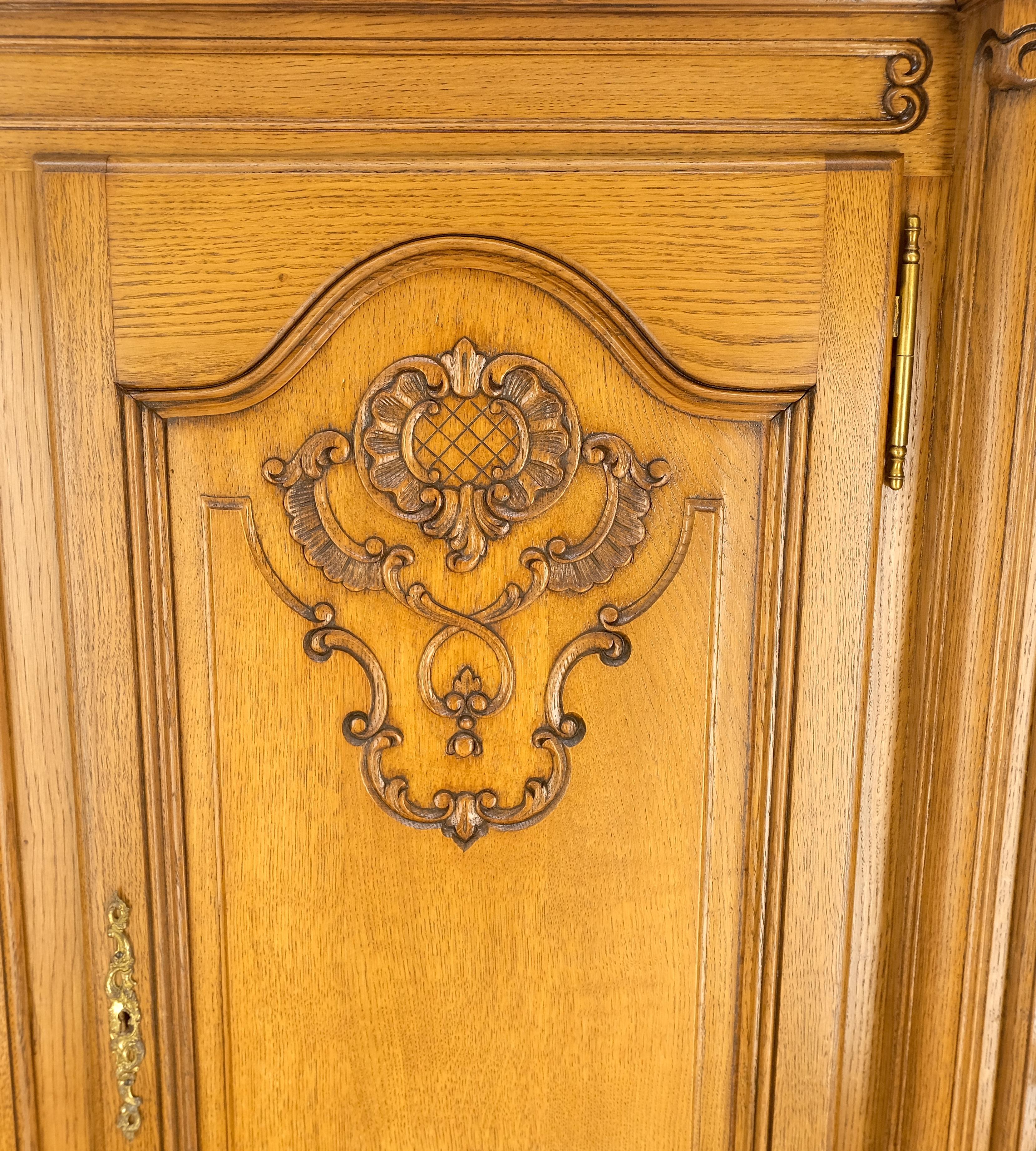 Regency Revival Carved Oak Oversize 5 Doors Long Credenza Cabinet Sideboard w/ Shelves Drawer  For Sale