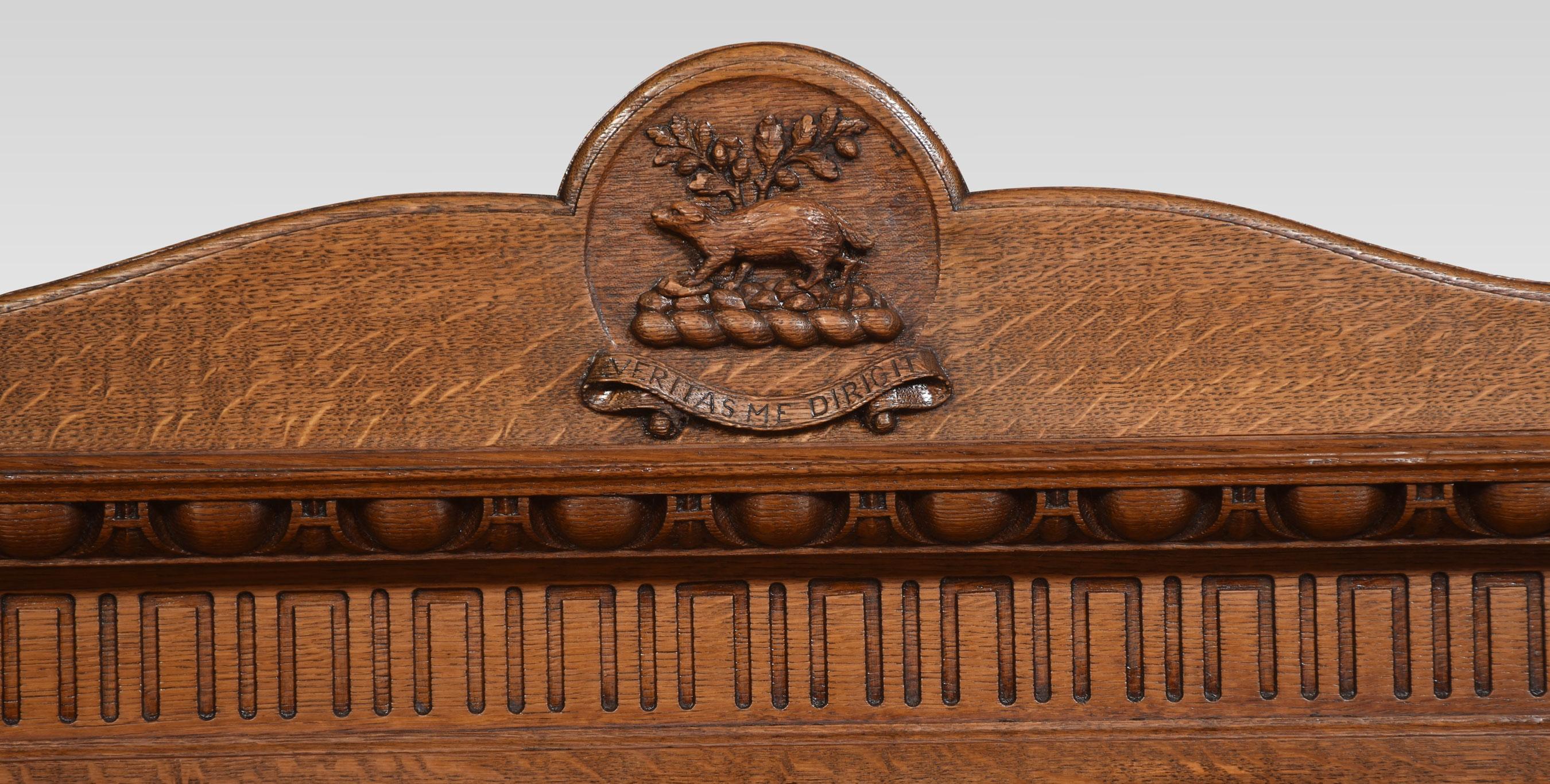 Carved Oak Serving Table In Good Condition For Sale In Cheshire, GB