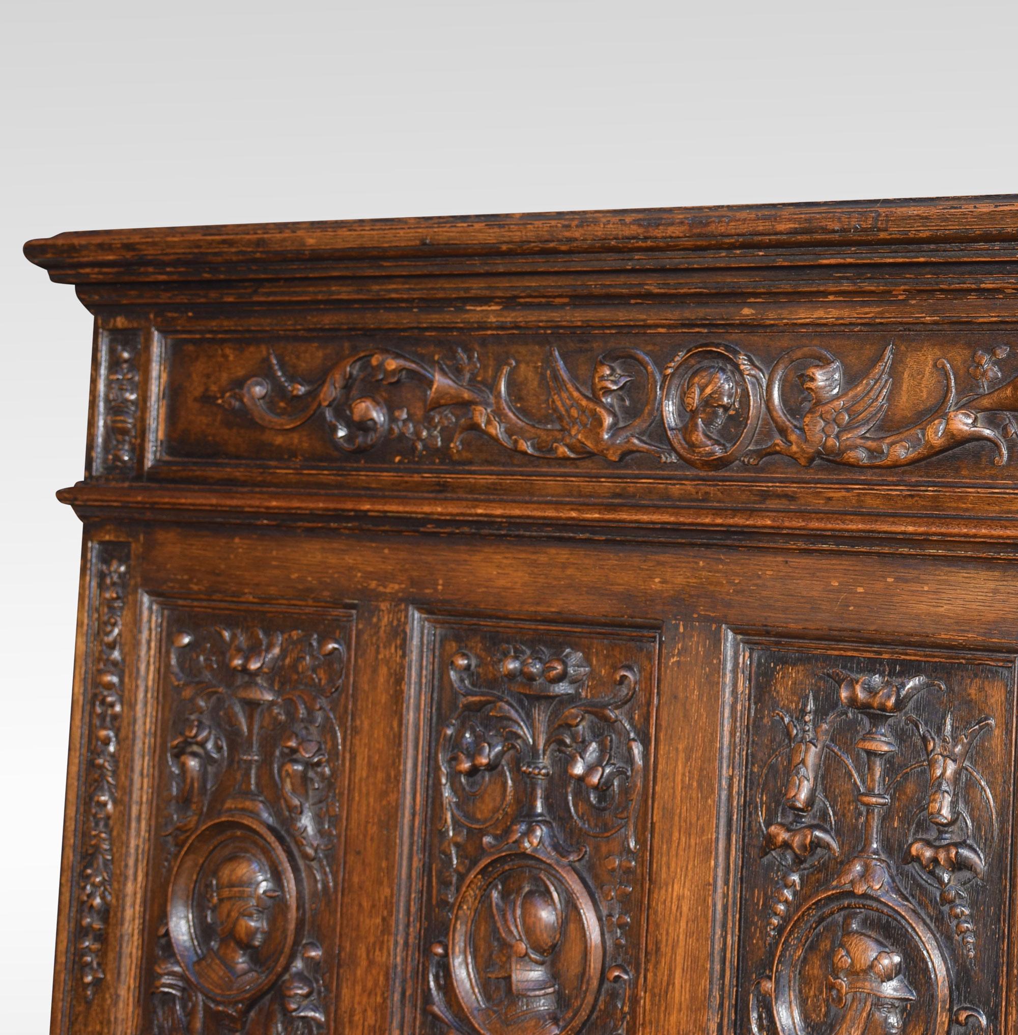 Carved Oak Settle in the 17th Century Style 3