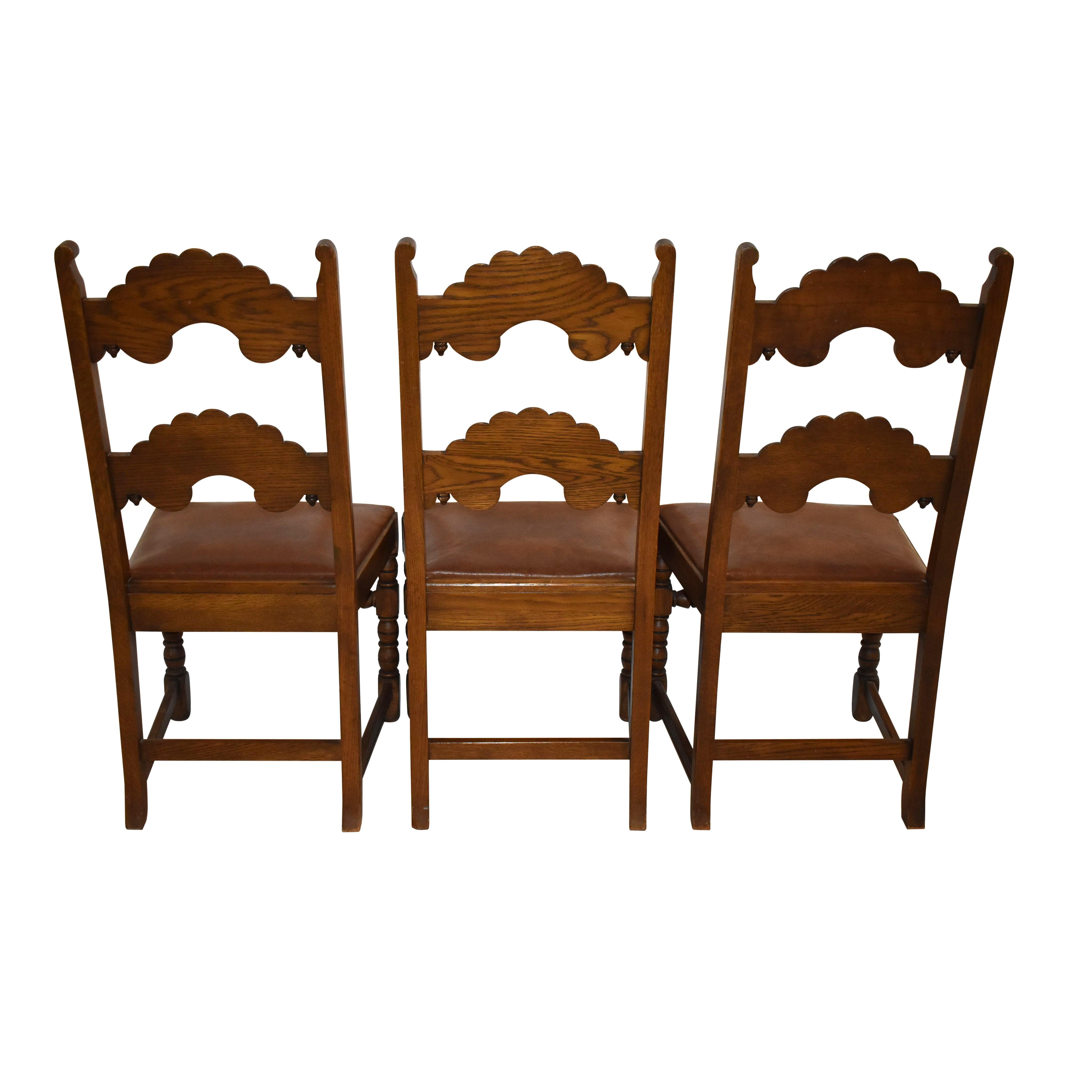 Set da pranzo di sette pezzi in Oak intagliato, di Rockford Chair & Funiture Company in vendita 4