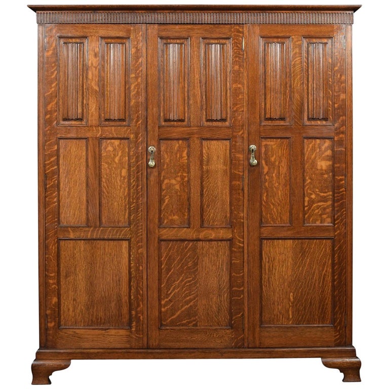Carved Oak Three-Door Hall Robe at 1stDibs