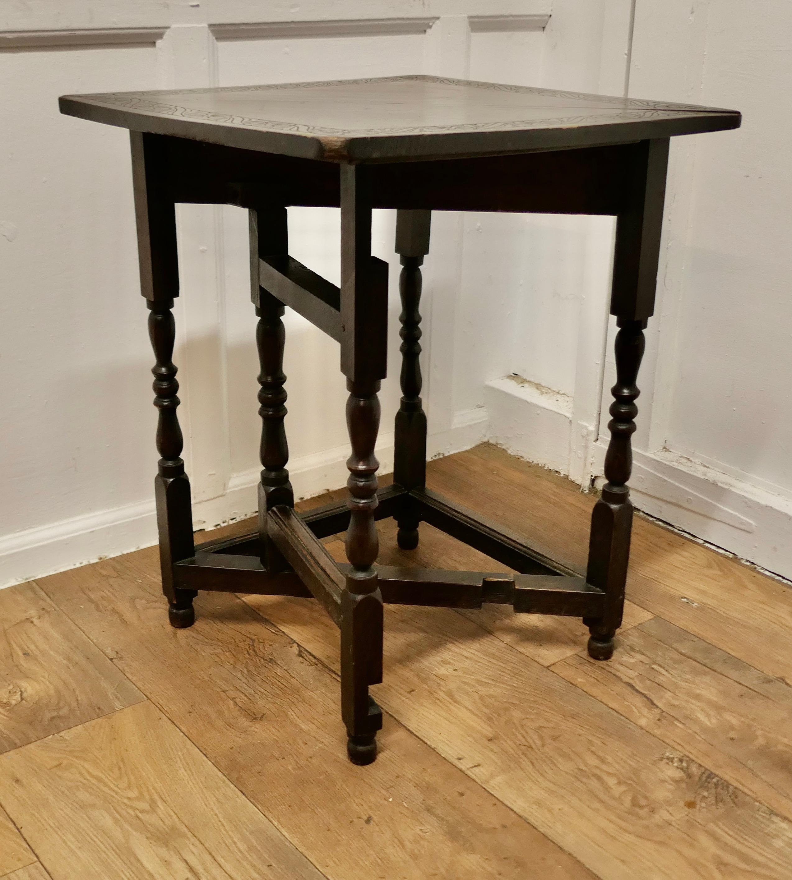 Carved Oak Triangular Gate Leg Side Table    In Good Condition For Sale In Chillerton, Isle of Wight