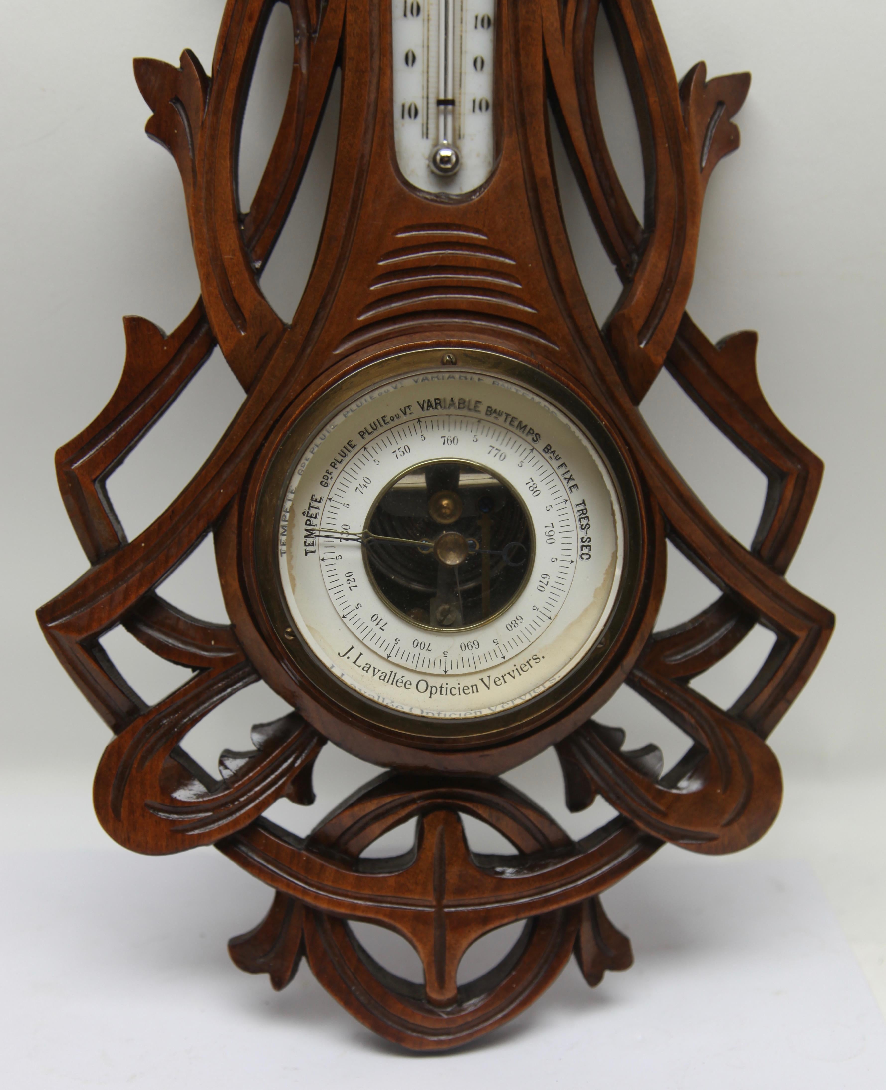 Carved Oakwood Antique French Barometer with Thermometer, by De Lambert, 1910s In Good Condition In Verviers, BE