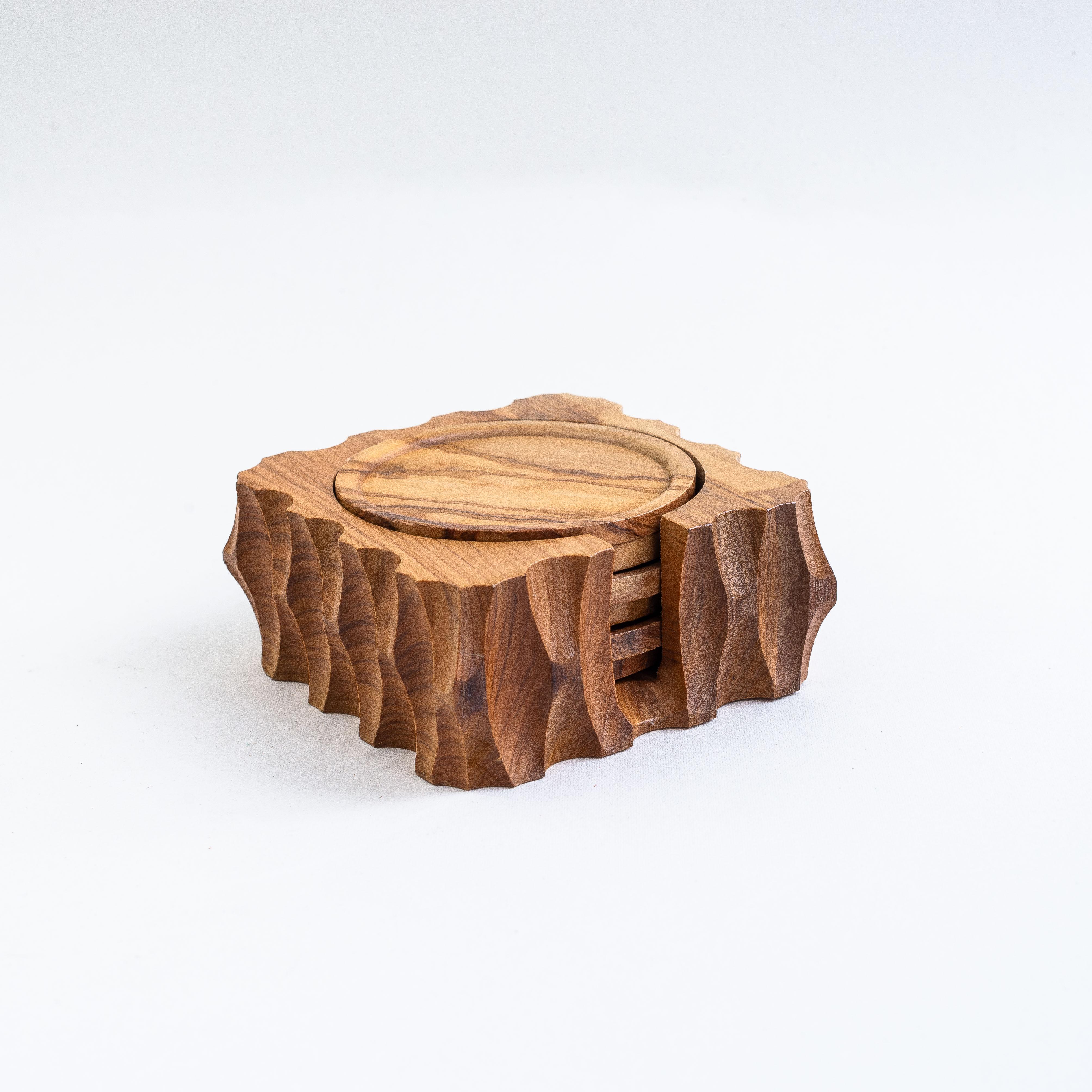 Mid-Century moderno Set di sottobicchieri in legno d'ulivo intagliato, design modernista, Francia anni '70 in vendita