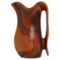 Pichet en bois d'olivier sculpté