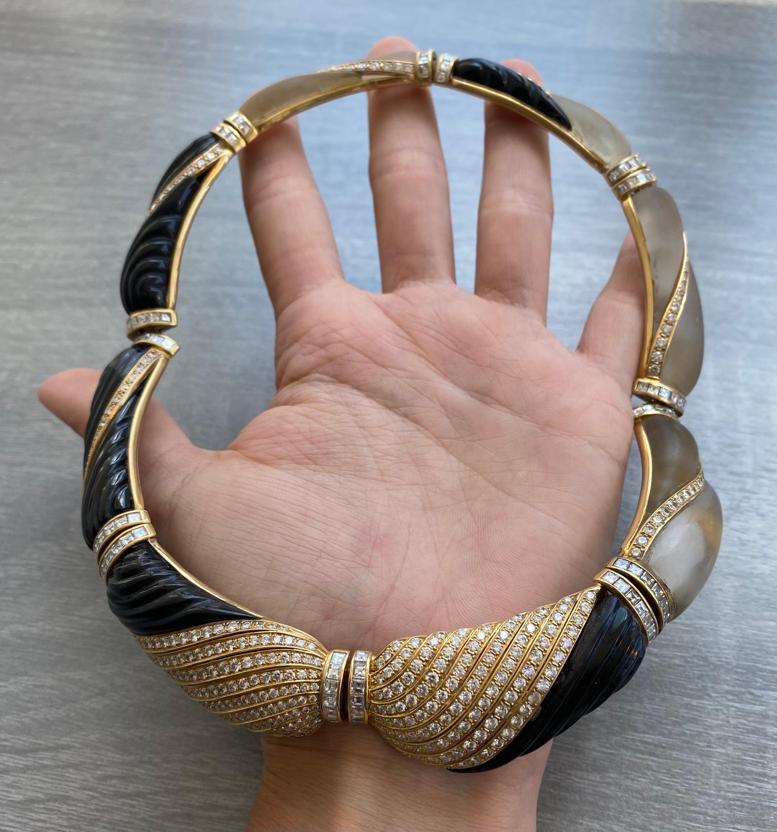 Collana di onice intagliata e diamanti in cristallo di rocca in vendita 2