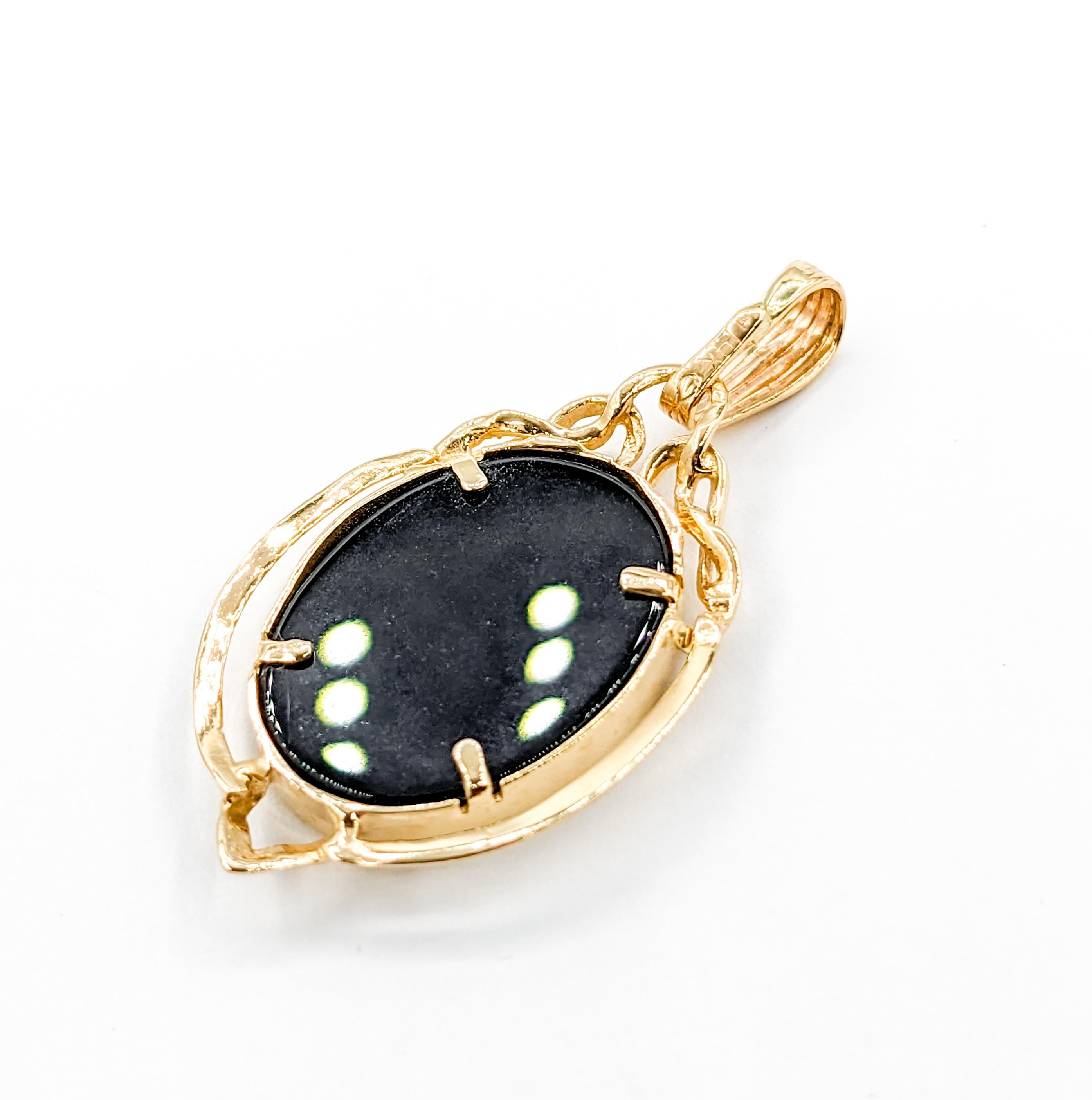 Carved Onyx Cameo Pendant Yellow Gold

Step into a world of timeless beauty with the exquisite Carved Cameo Pendant. This pendant is set in radiant 14k yellow gold and boasts a meticulously carved 21x15.5mm onyx gemstone cameo. This pendant features