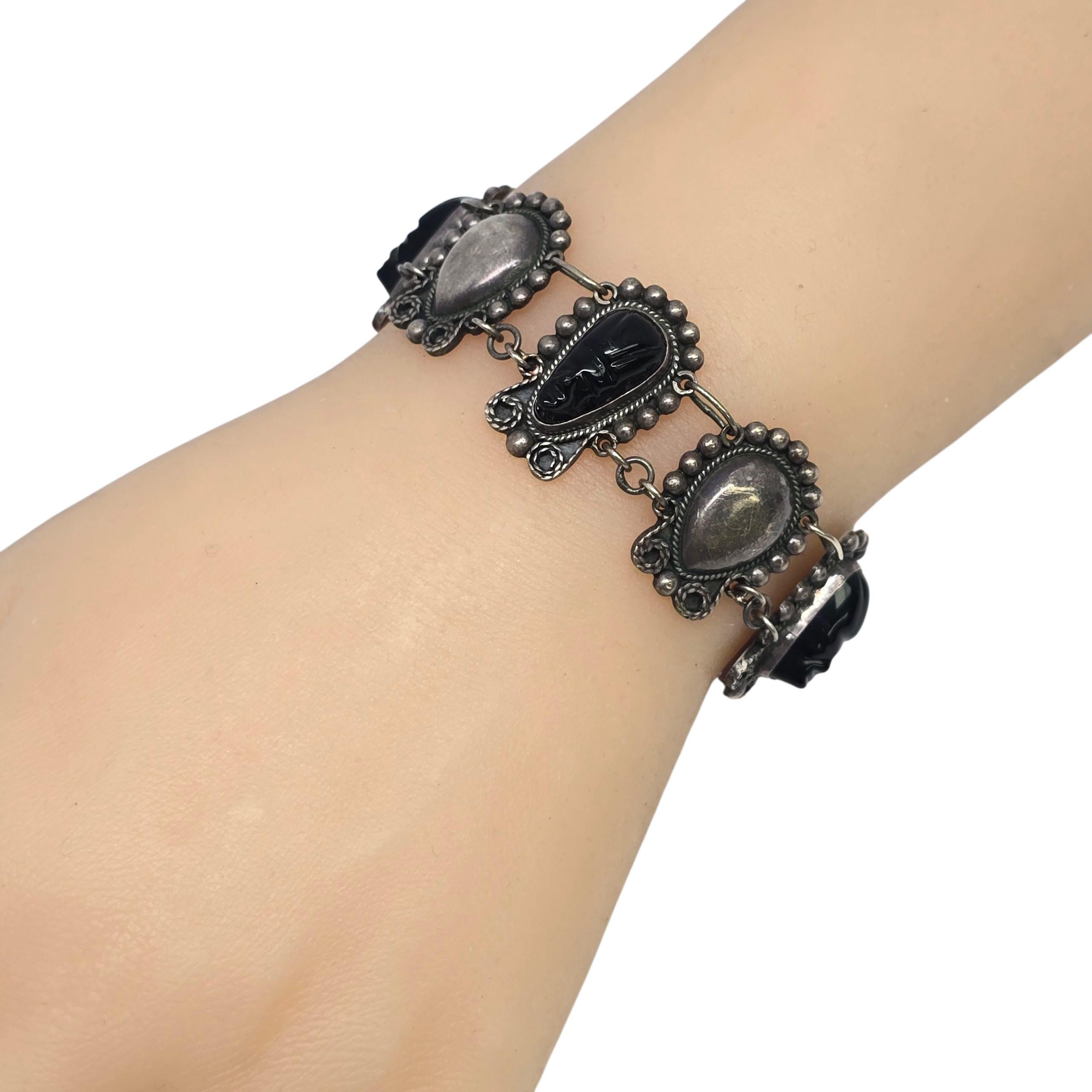 Onyx Gesicht geschnitzt Sterling Silber Mexiko Armband, Pin, ClipOn Ohrringe Set 22837 im Angebot 4