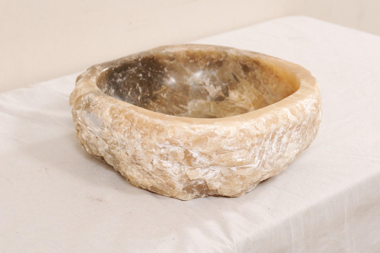 Carved Onyx Rock Sink Basin (21. Jahrhundert und zeitgenössisch)