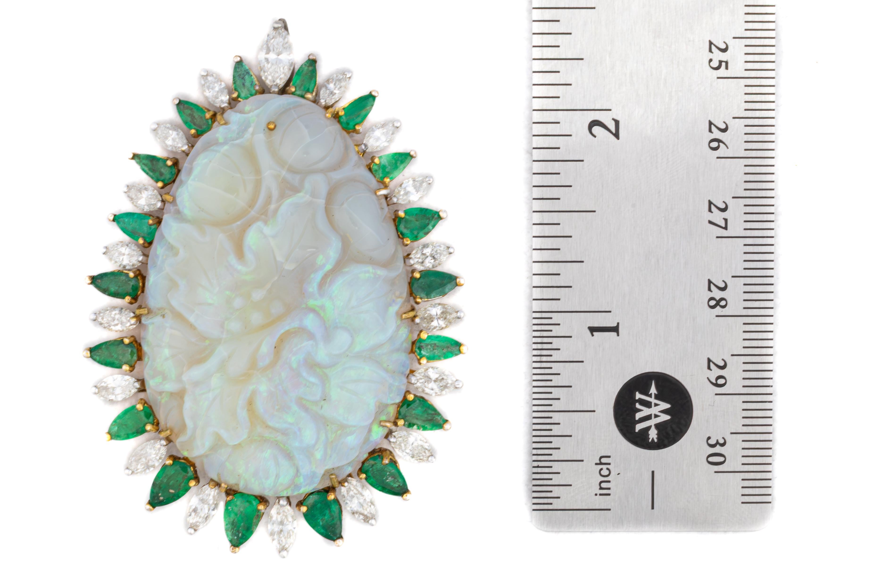 Taglio marquise Spilla a raggiera con smeraldo e diamante Opale intagliato in vendita
