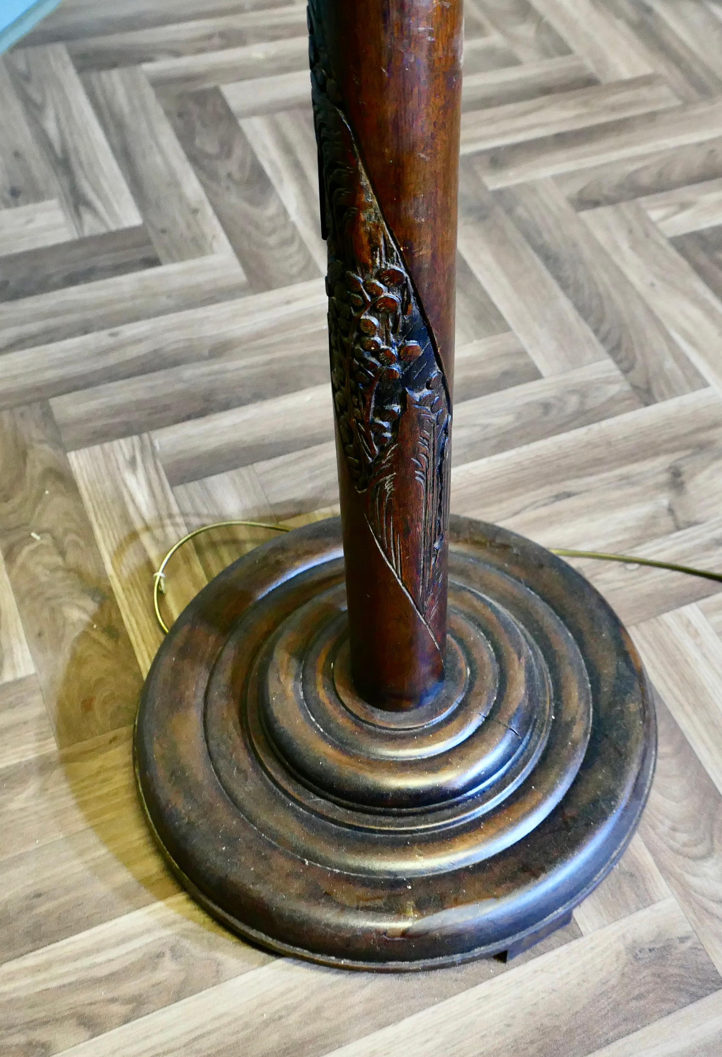 Geschnitzte Stehlampe im orientalischen Stil, Stehlampe (Teakholz) im Angebot