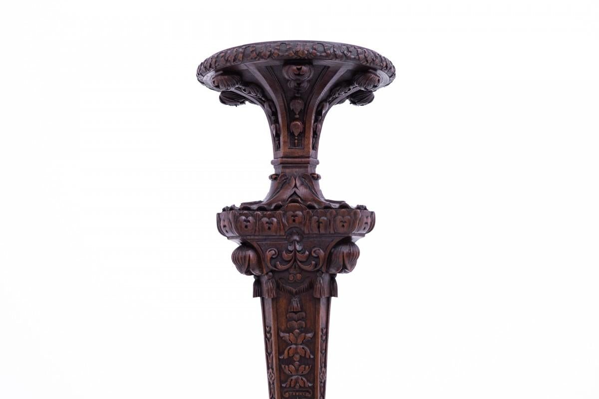 Neoclassical Carved pedestal, France, around 1870. For Sale