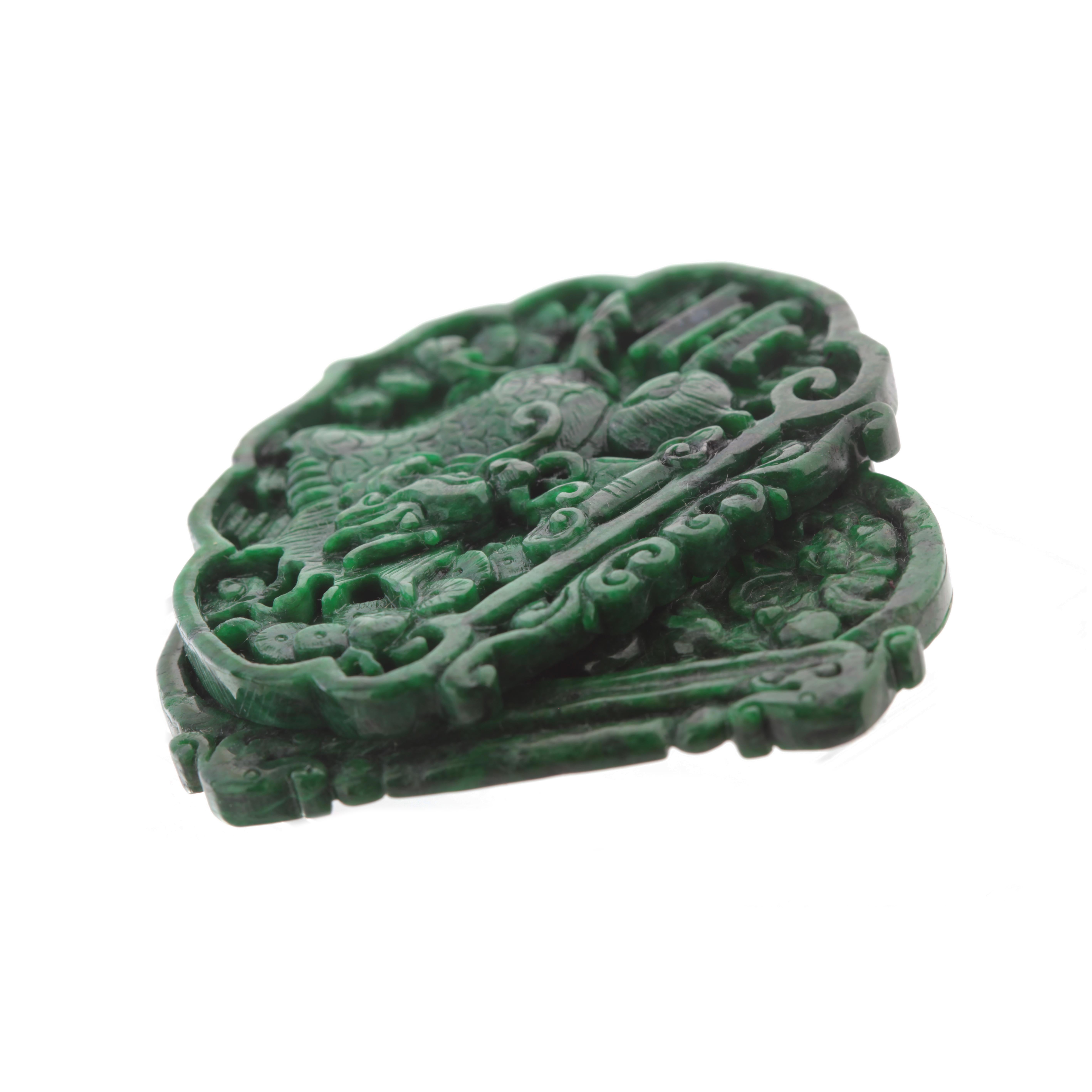 Chinese Carved Pendant Omphacite Jade Natural Jadeite Asian Art Dragon Figurine Statue