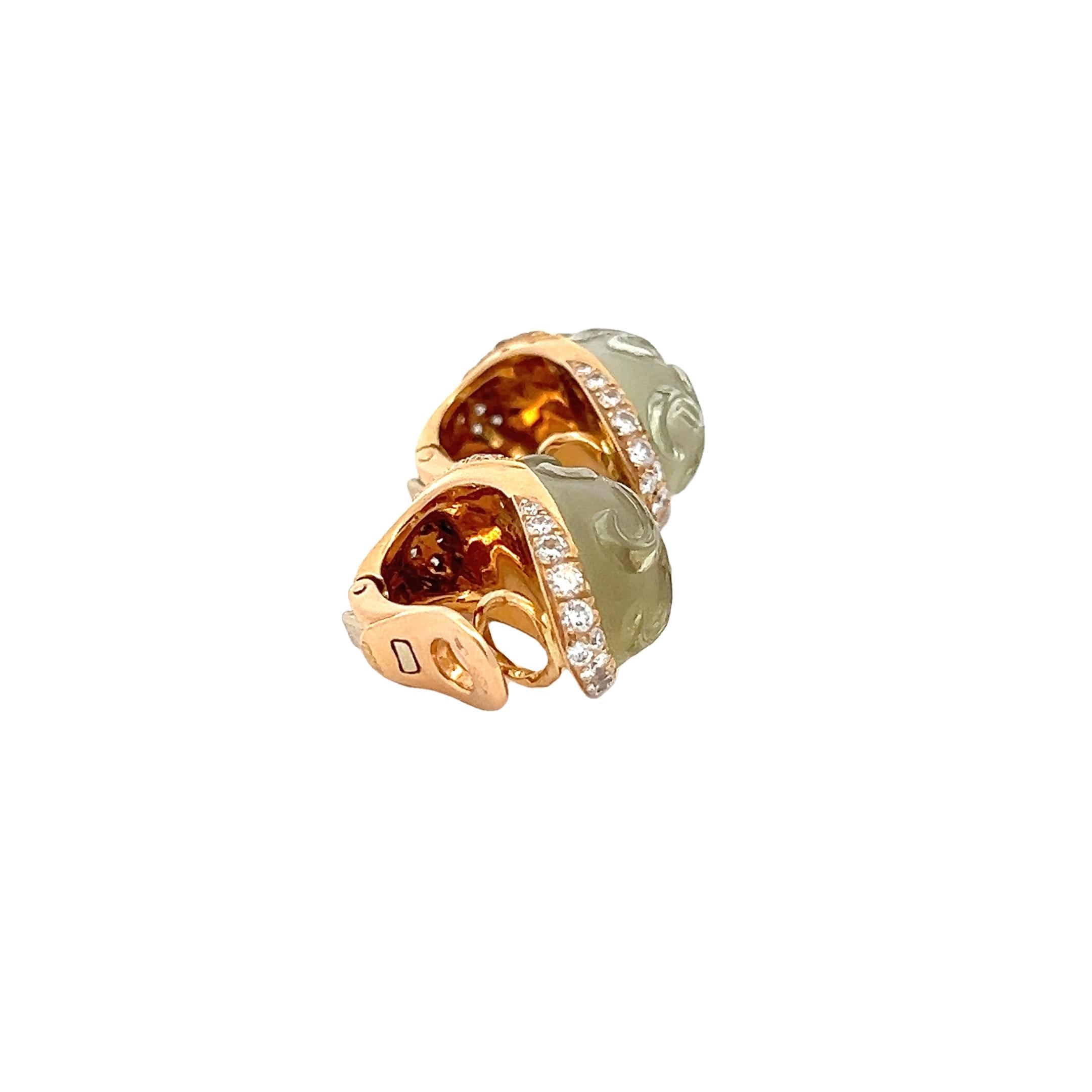 Taille ronde Boucles d'oreilles clips en or jaune 18 carats, péridot sculpté et diamant, 2.00 carats en vente