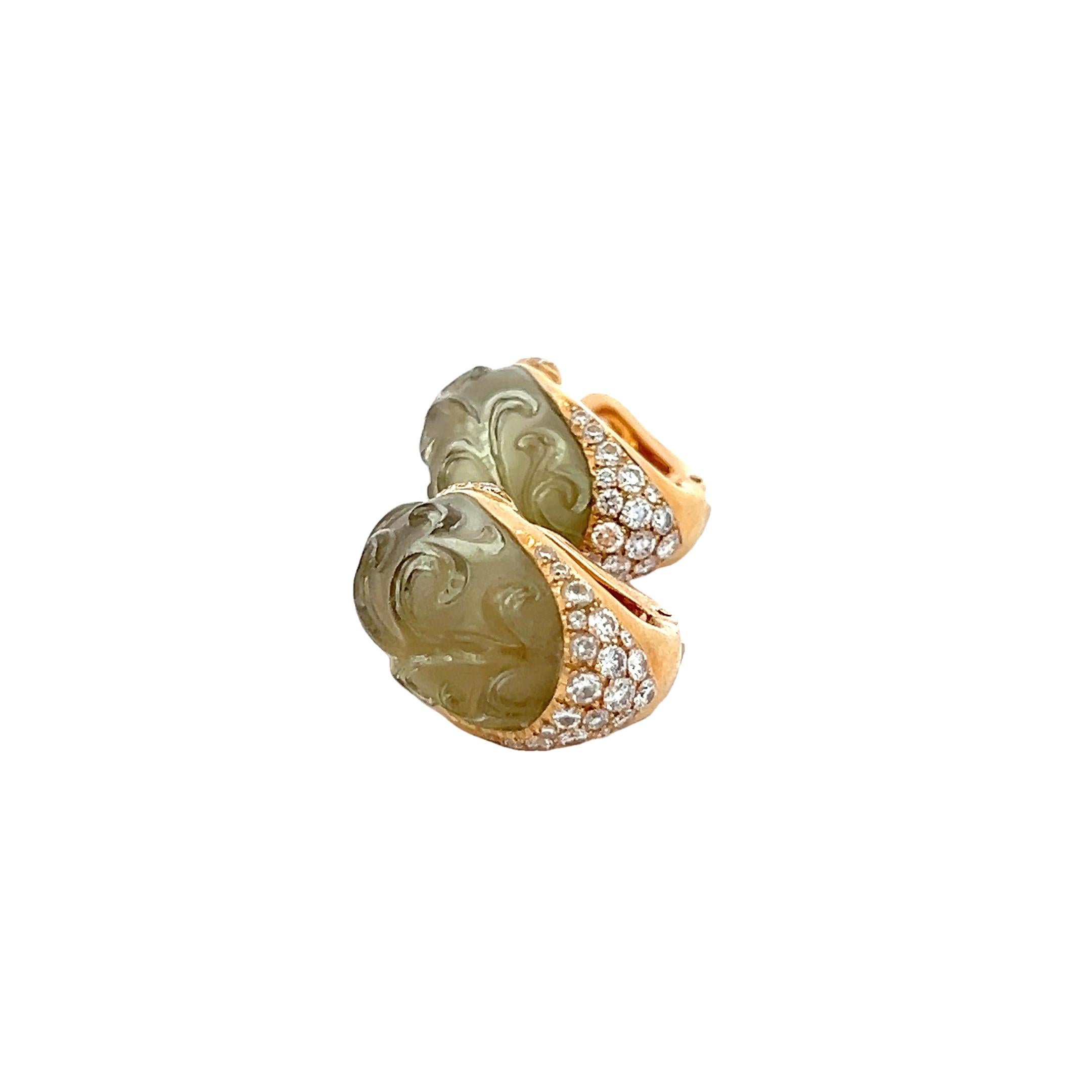 Boucles d'oreilles clips en or jaune 18 carats, péridot sculpté et diamant, 2.00 carats en vente 2