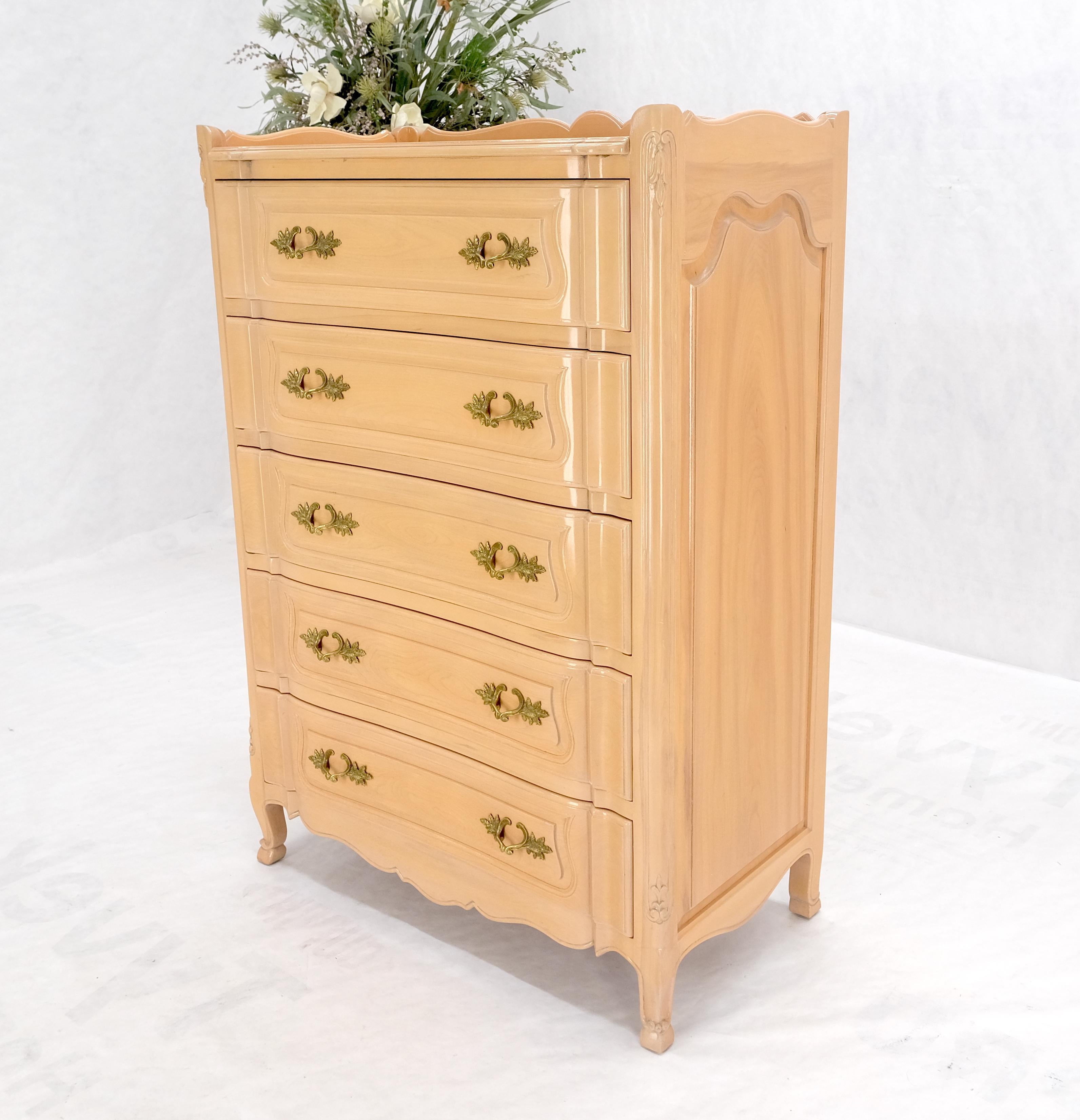 Carved Pickled Beige to White Solid Cherry Raised Panels Brass Hardware Gallery In Excellent Condition For Sale In Rockaway, NJ