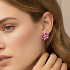 Boucles d'oreilles à clous en forme de fleur, ornées de tourmaline rose taillée, de rubis et de diamants, en or 14 carats