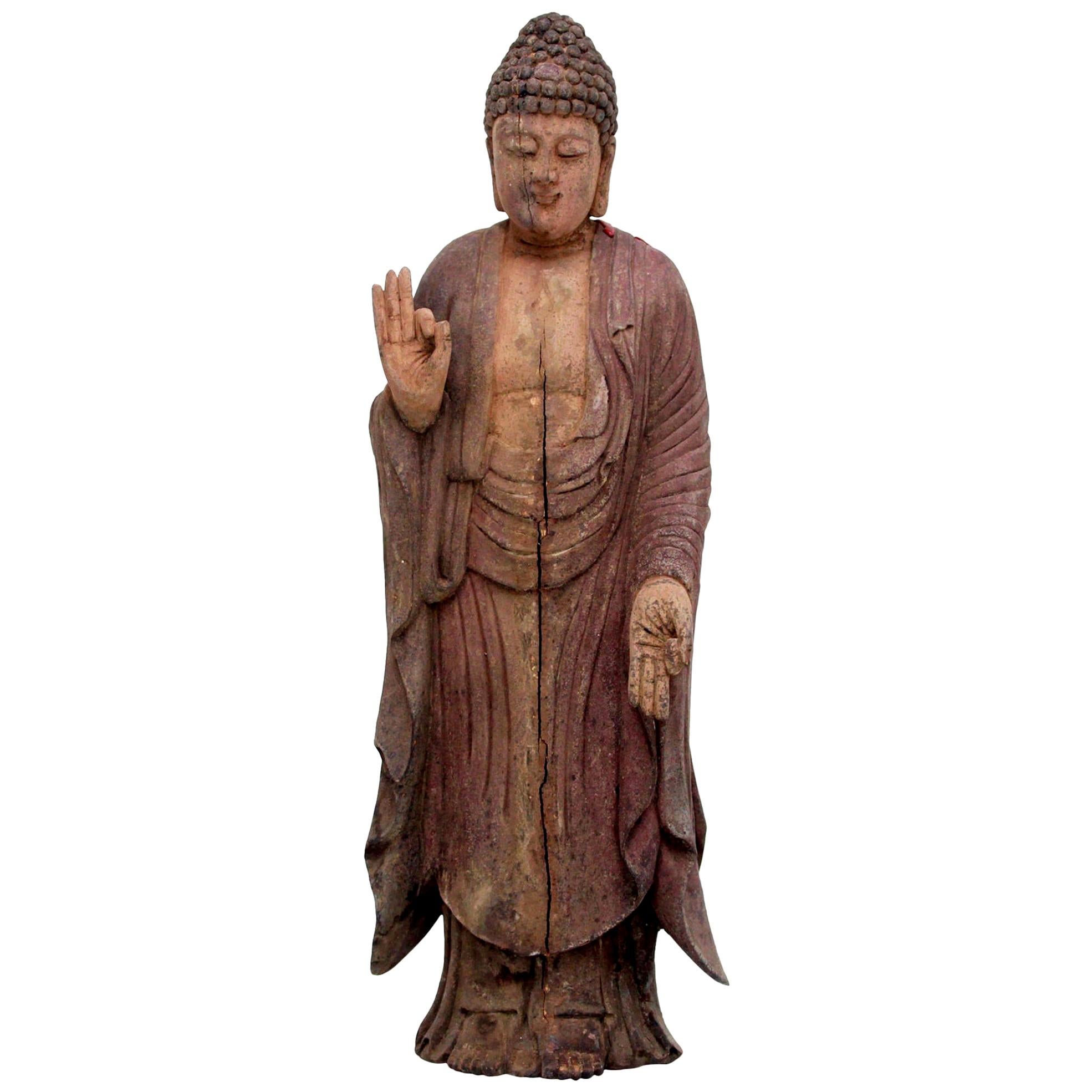 Figure de Bouddha debout polychrome sculptée en vente