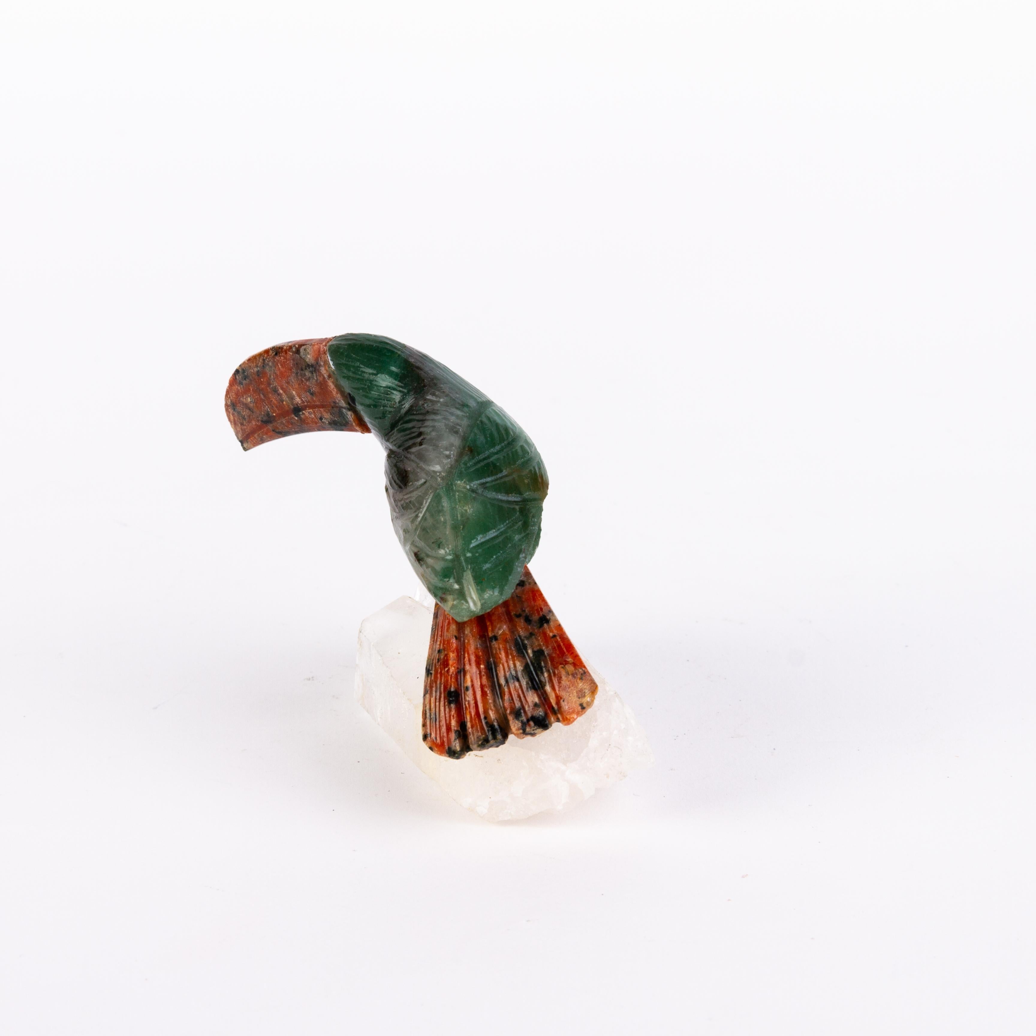 Carved Quartz Gemstone Geode Hardstone Exotic Pelican Bird Sculpture  In Good Condition For Sale In Nottingham, GB