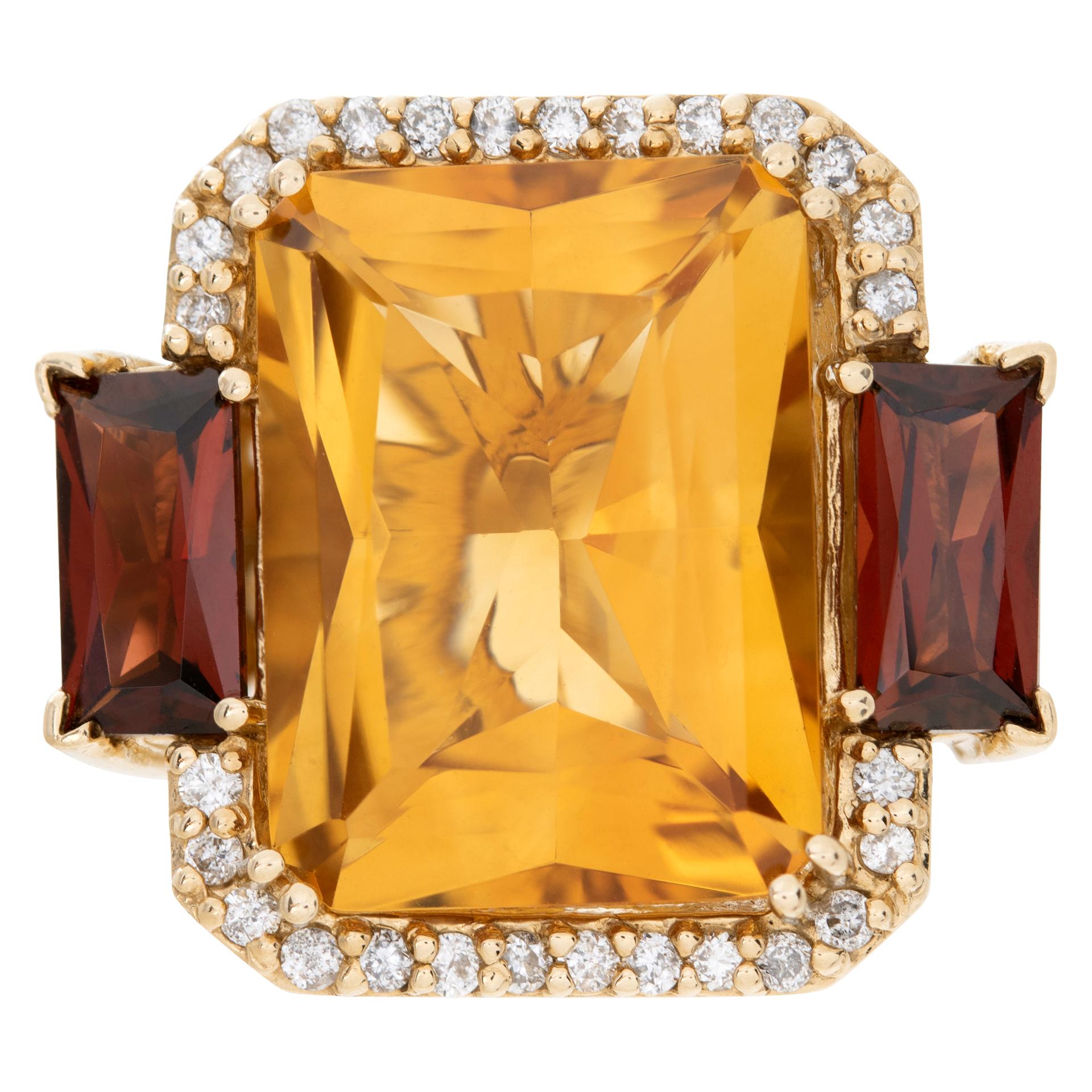 Geschnitzter Ring aus 14 Karat Gelbgold mit ca. 5 Karat Citrin mit ca. 1 Karat tiefrotem Granat und 0,30 Karat Akzentdiamanten. Größe 5 Dieser Ring ist derzeit Größe 5 und einige Elemente können Größe nach oben oder unten, fragen Sie bitte! Es wiegt