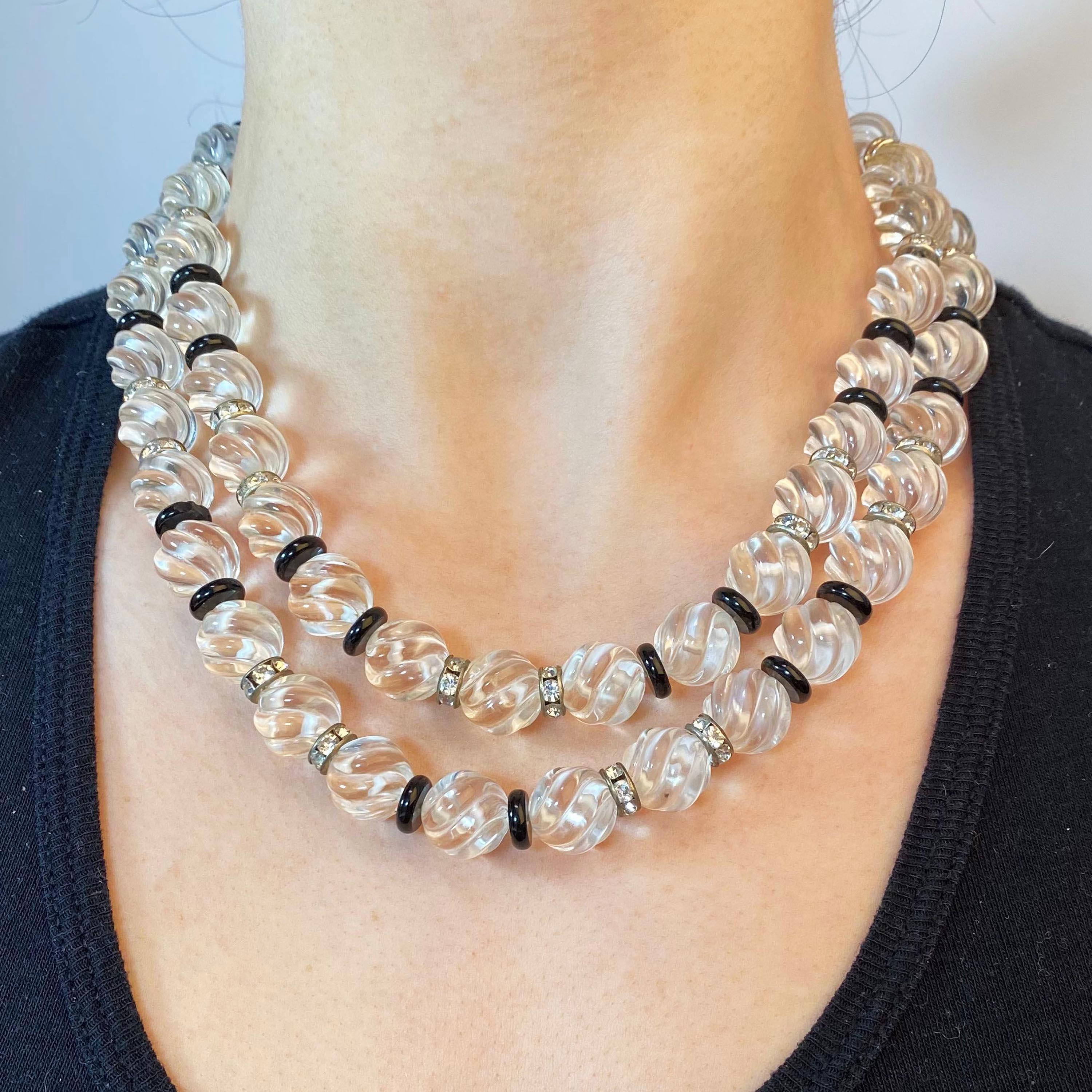 Carved Rock Crystal And Black Onyx Necklace In Excellent Condition For Sale In London, GB