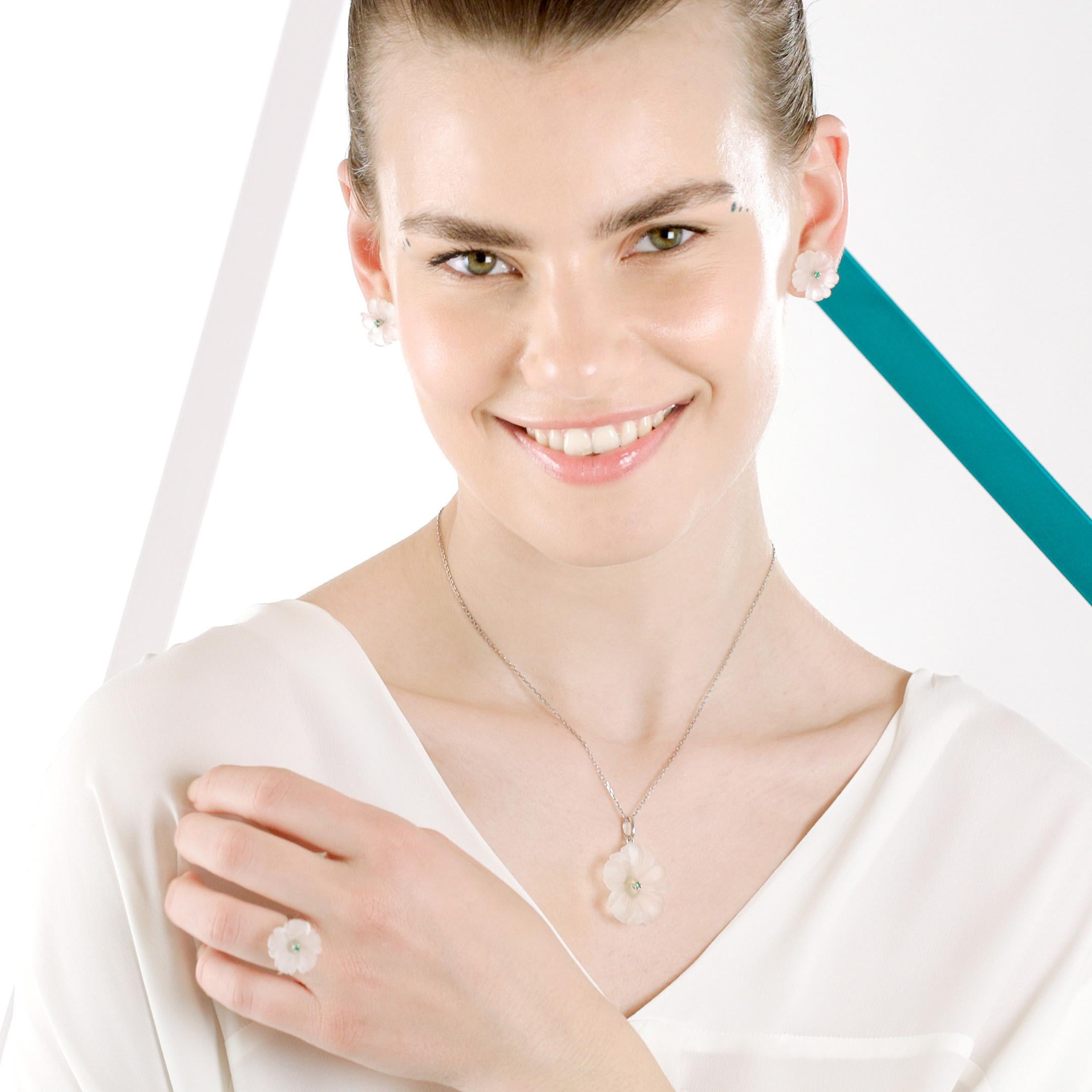 Geschnitzte Bergkristall-Smaragdblume 18K Weißgold Ohrstecker Cocktail-Love-Ohrringe im Angebot 11