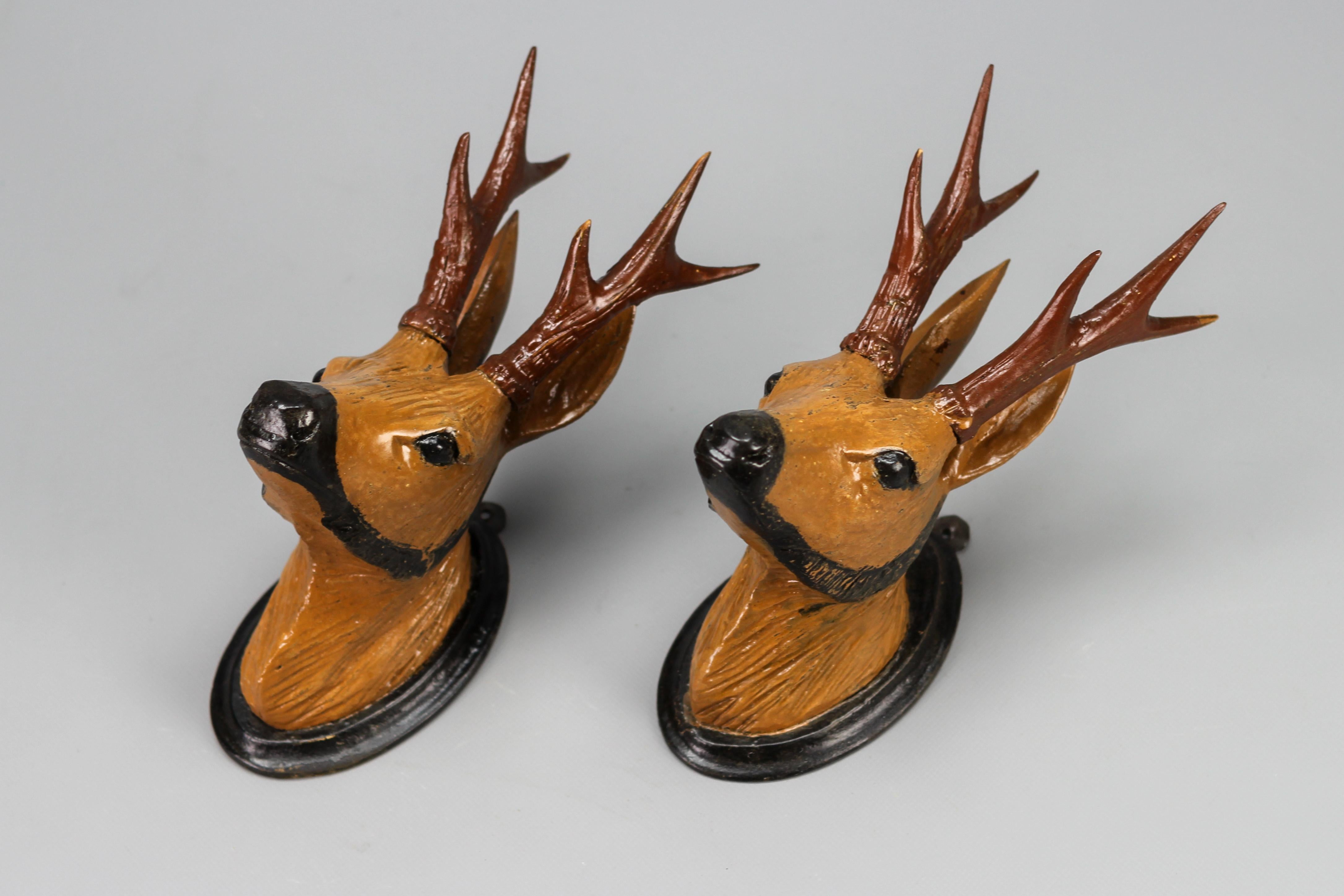 Carved Roe Deer Heads Wall Mounts Decoration, Germany, 1930s, Set of Two For Sale 1