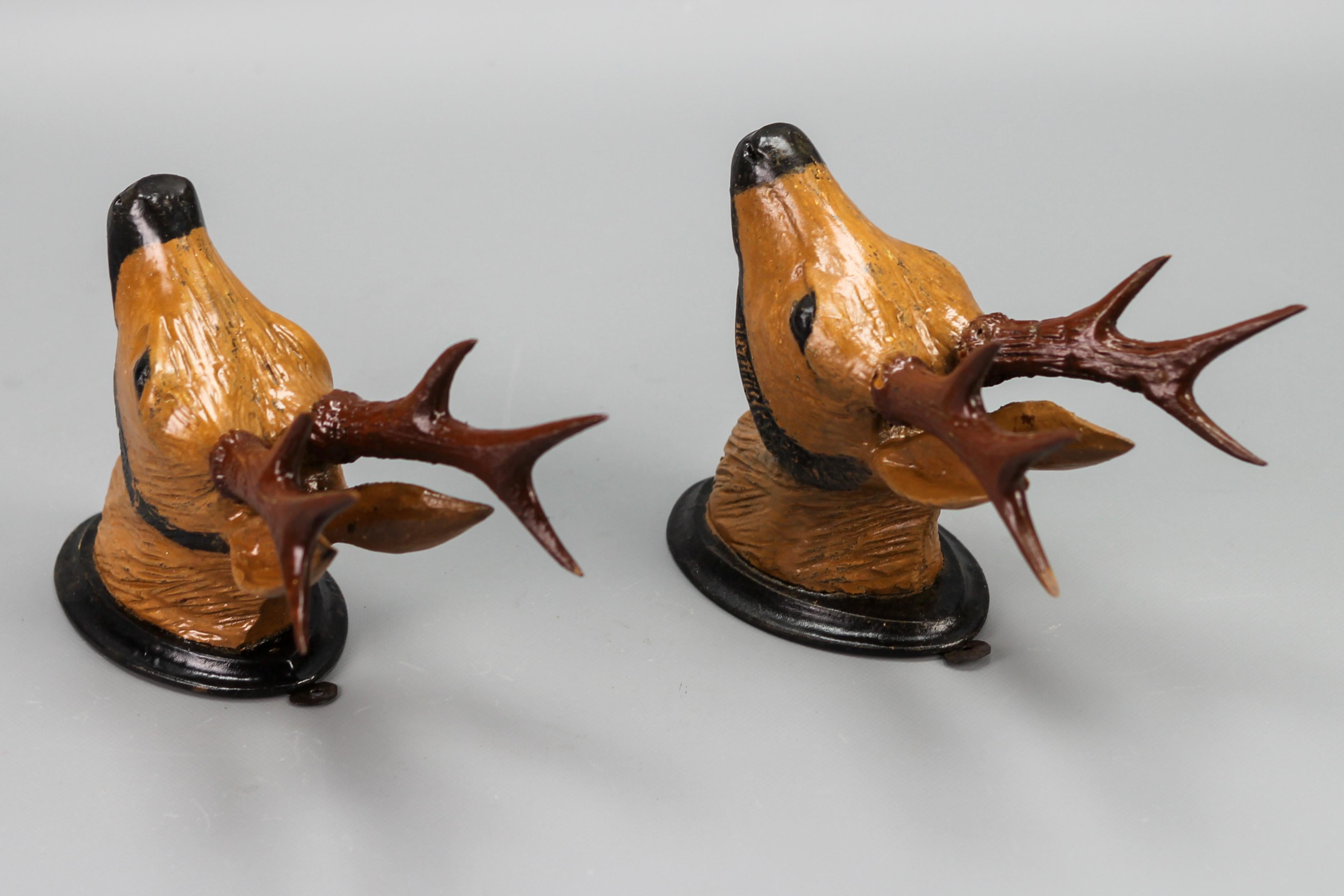 Carved Roe Deer Heads Wall Mounts Decoration, Germany, 1930s, Set of Two For Sale 2
