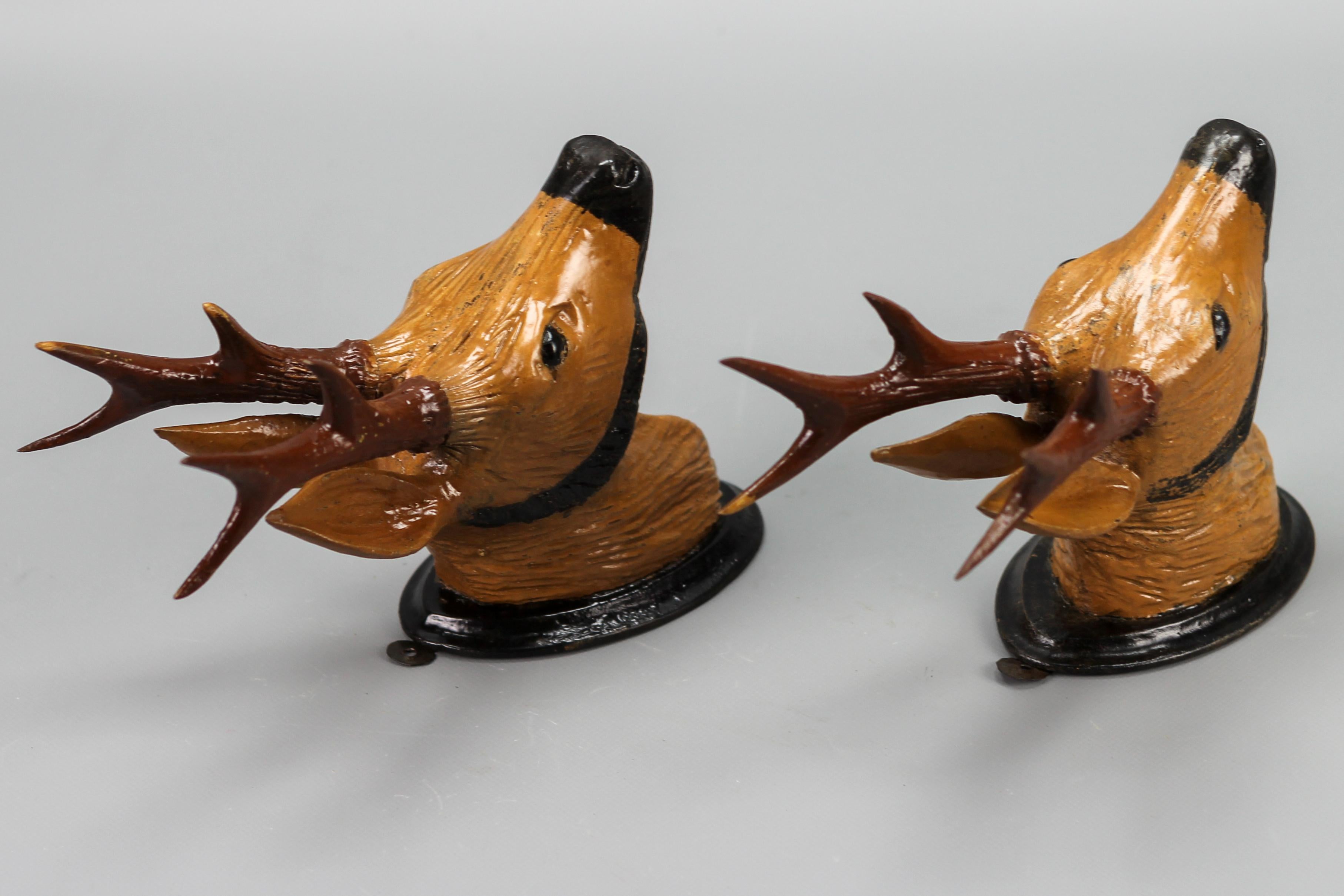 Carved Roe Deer Heads Wall Mounts Decoration, Germany, 1930s, Set of Two For Sale 3