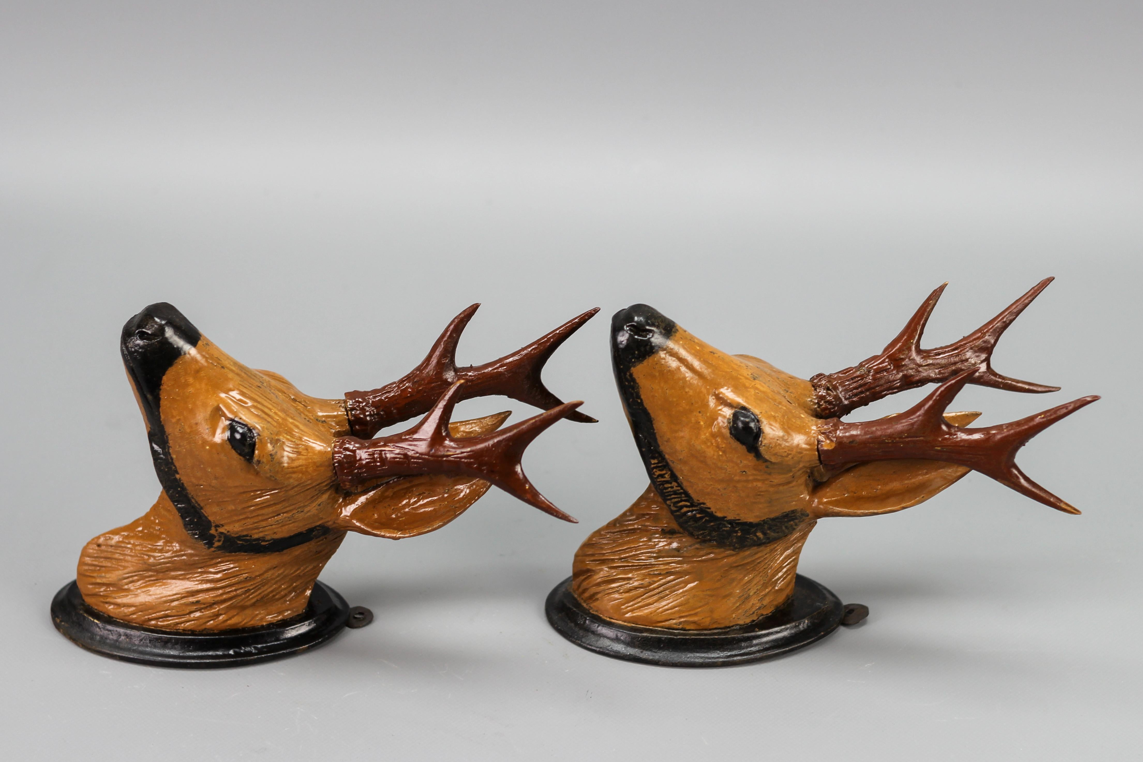 Carved Roe Deer Heads Wall Mounts Decoration, Germany, 1930s, Set of Two For Sale 5