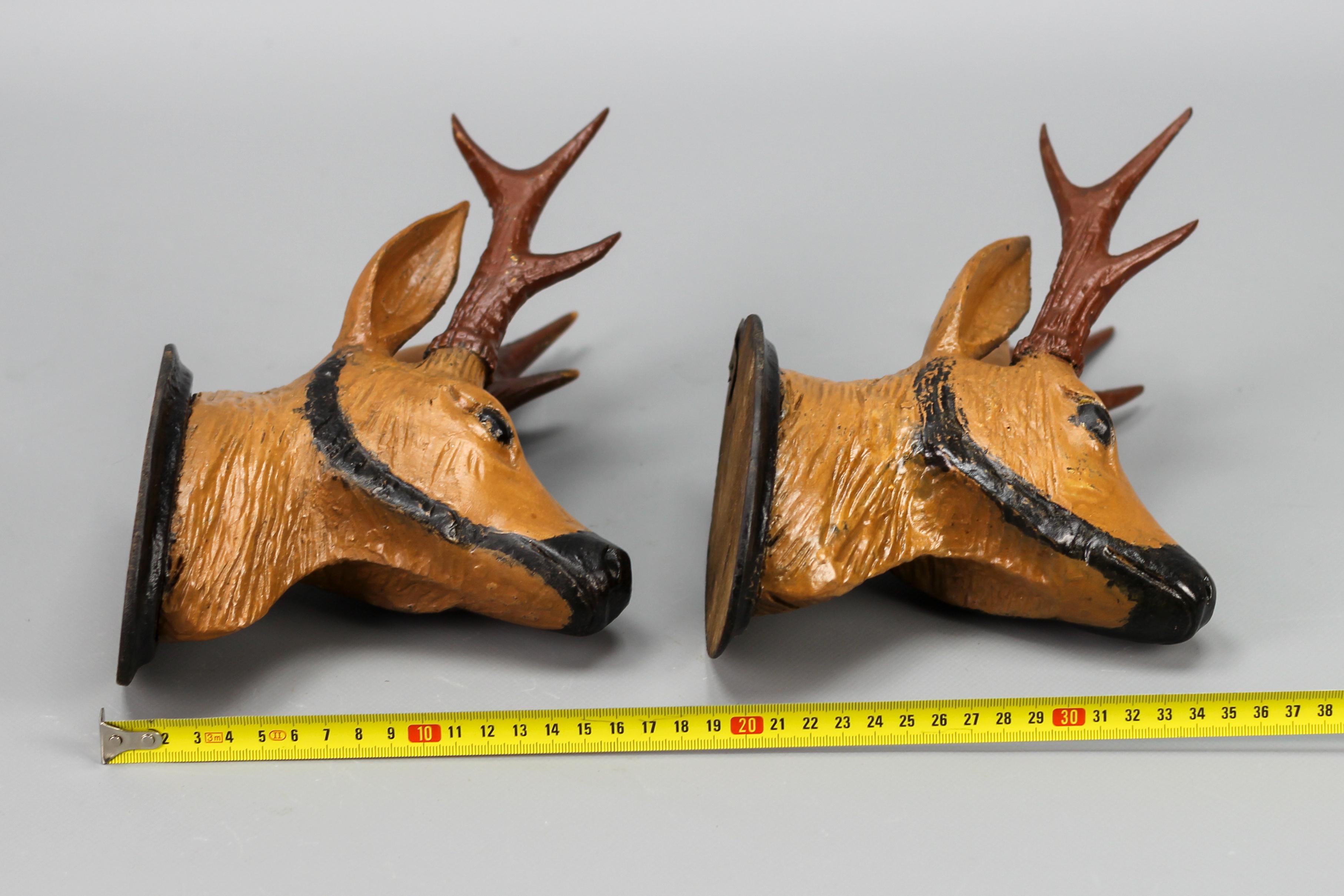 Carved Roe Deer Heads Wall Mounts Decoration, Germany, 1930s, Set of Two For Sale 10