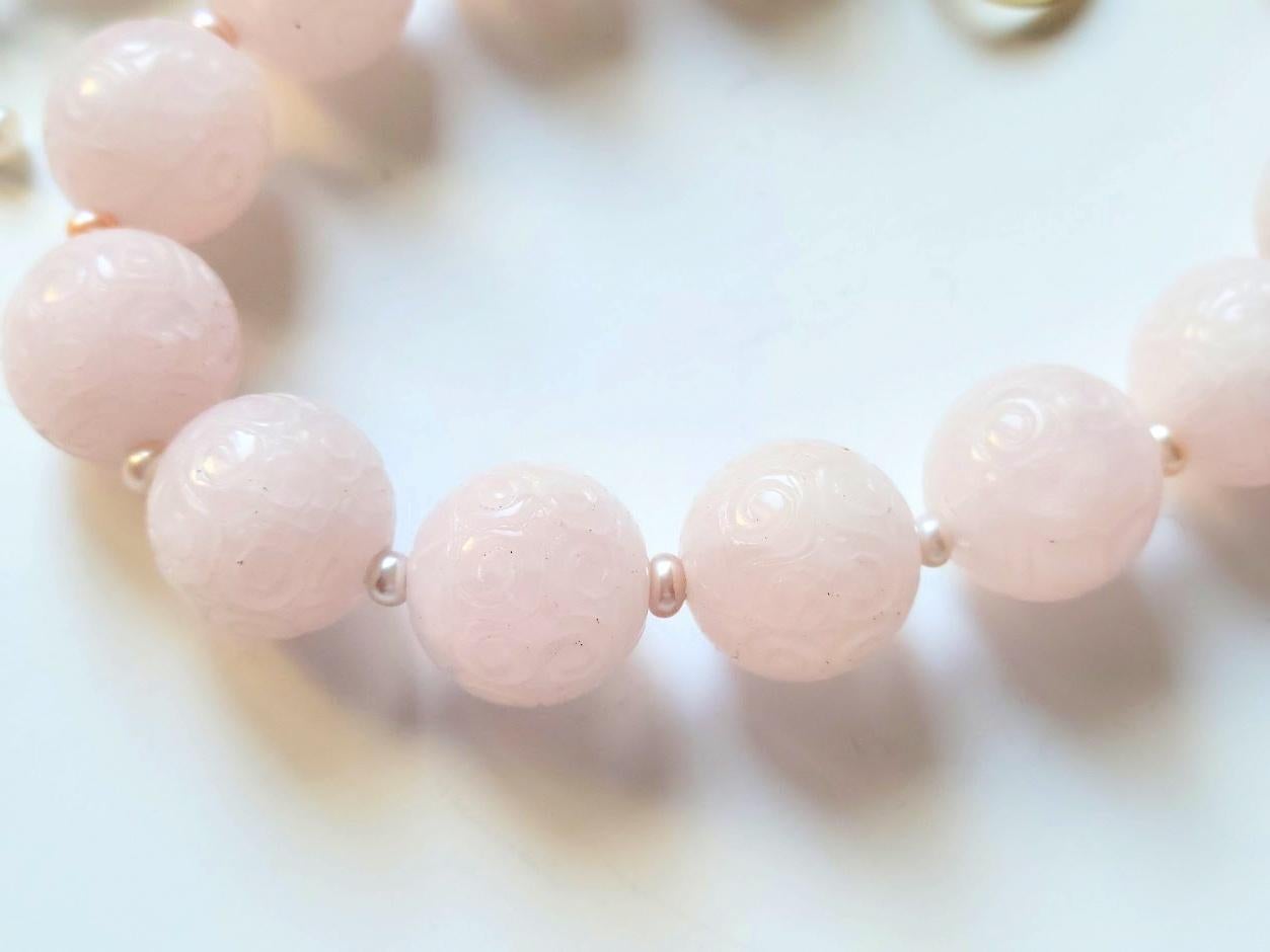 The length of the necklace is 17 inches (43 cm). The size of the carved beads is 18 mm.
The beads have a delightfully soft, gentle, rose tone.
The color is authentic and natural. No thermal or other treatments were used.
This necklace alternates