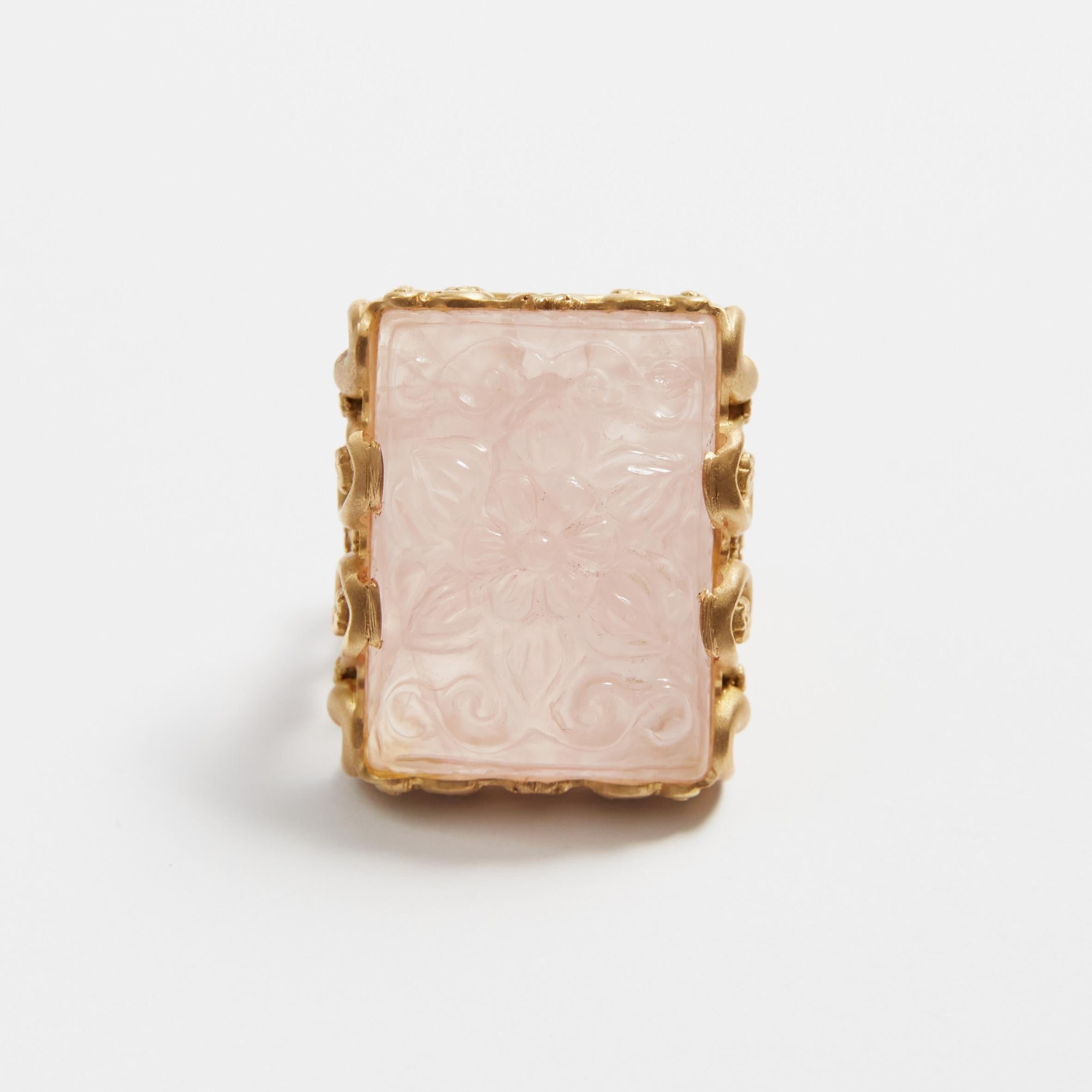 Carved Rose Quartz Stone 18 Karat Gold Cocktail Ring For Sale 3