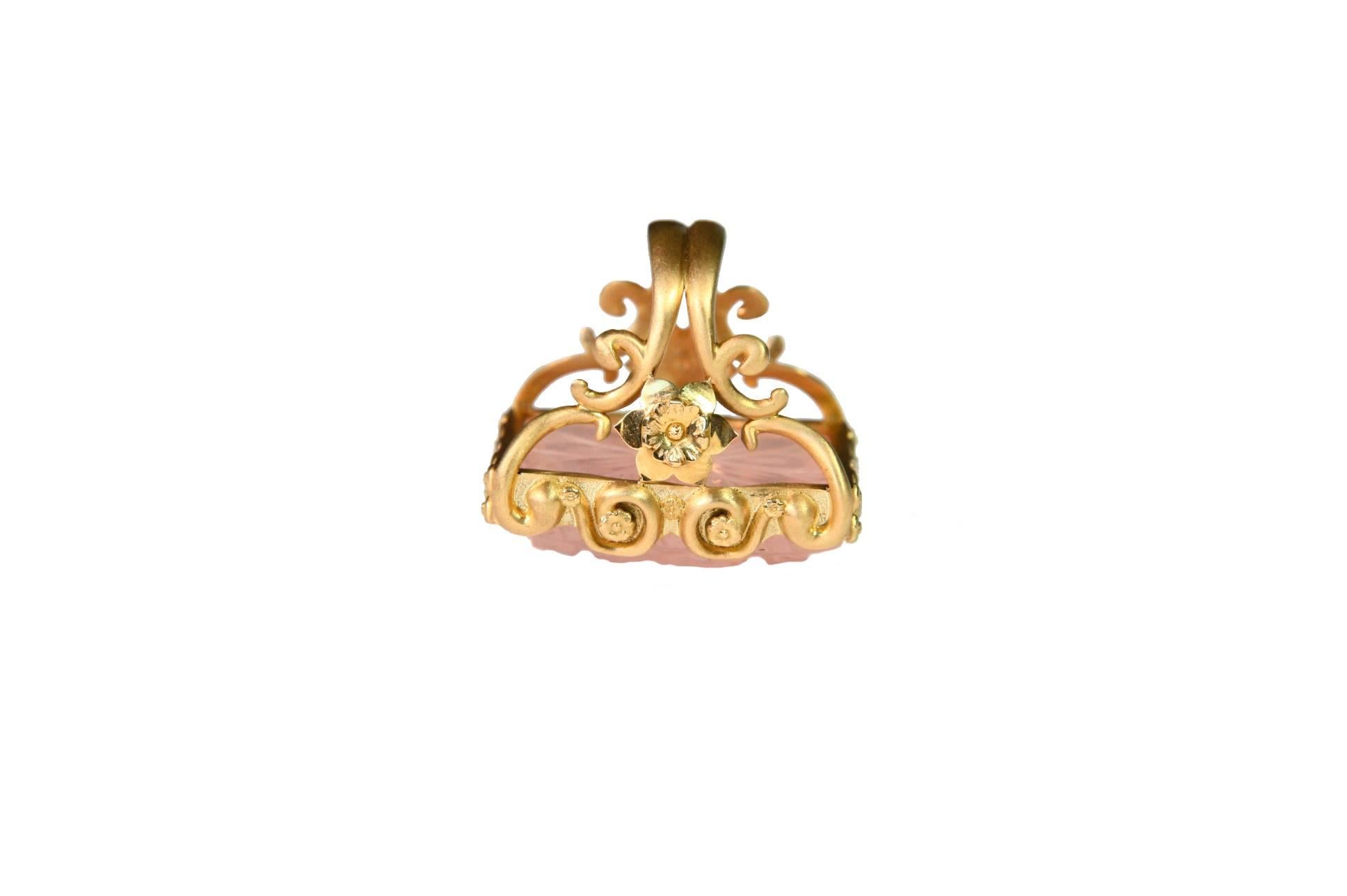 Women's Carved Rose Quartz Stone 18 Karat Gold Cocktail Ring For Sale