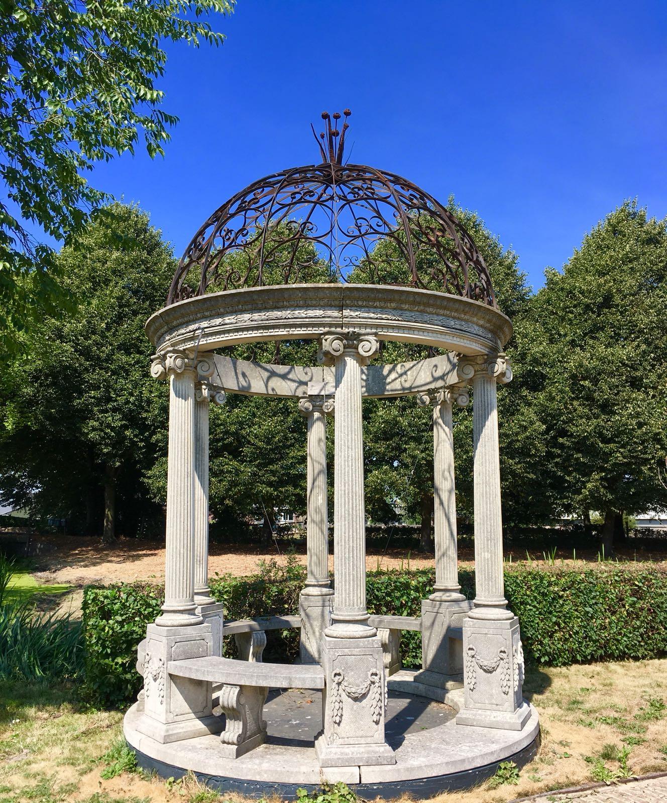 gloriette de jardin ancienne