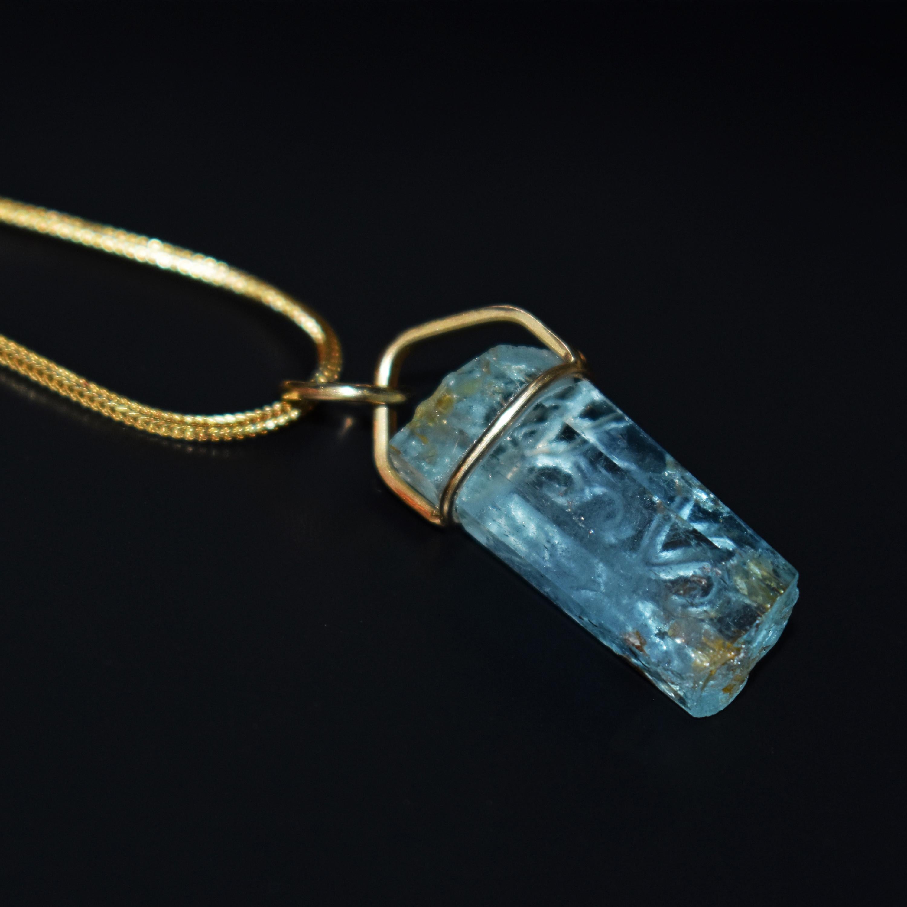 Contemporary Carved Rough Aquamarine Crystal 18 Karat Gold Pendant Necklace