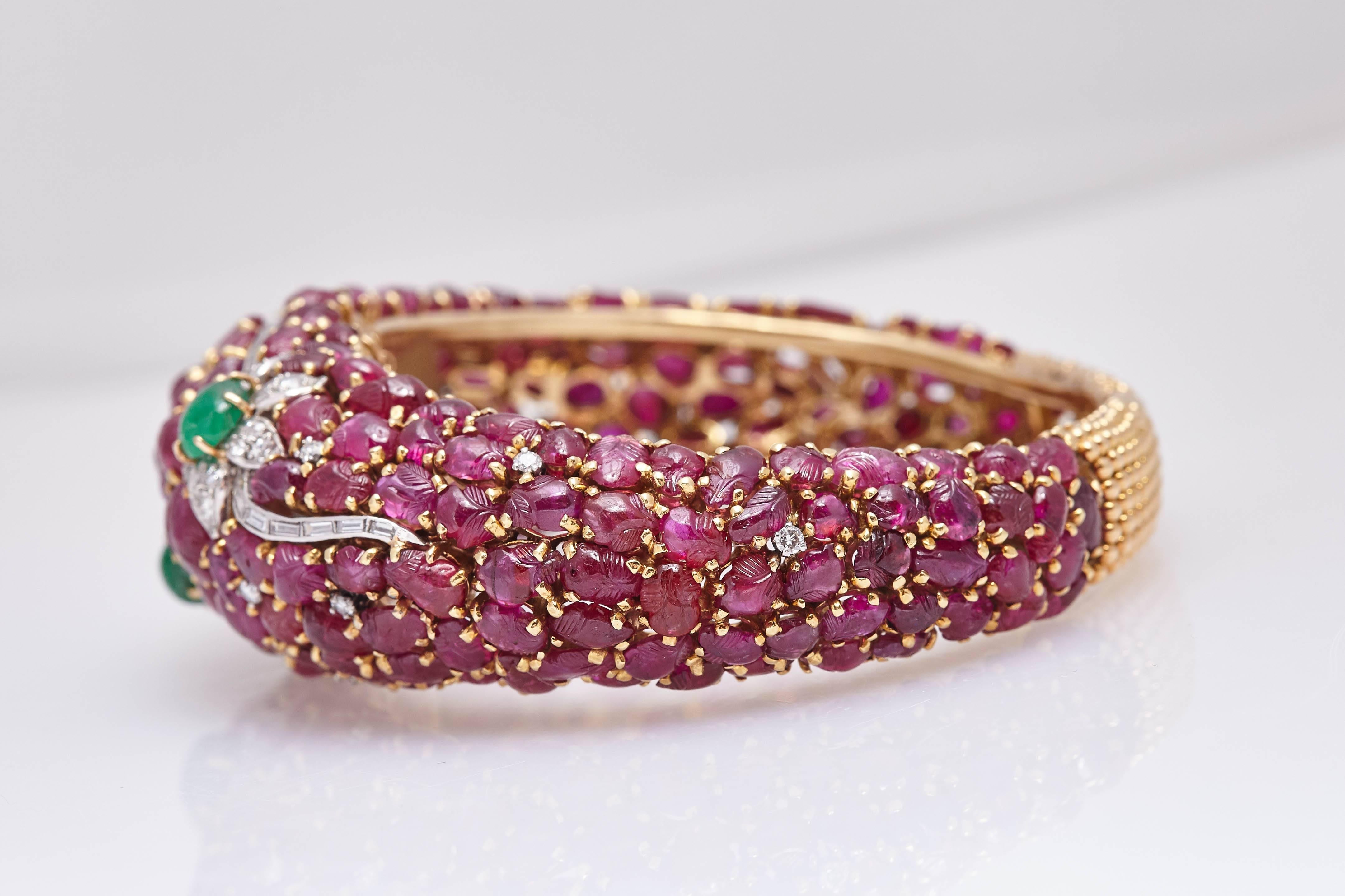 Carved Ruby Emerald and Diamond Cuff Bracelet In Excellent Condition For Sale In New York, NY