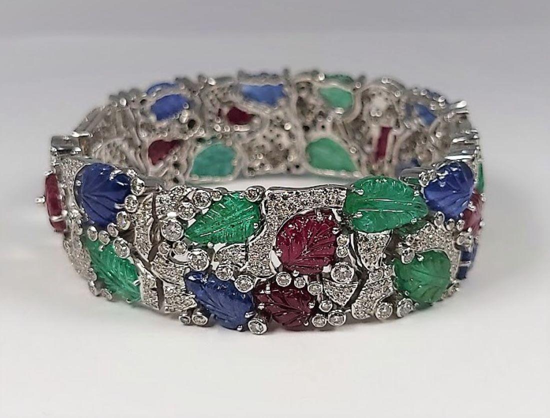 Geschnitztes Tutti-Frutti-Armband, Rubin Saphir Smaragd 11,00 Karat Diamant (Rundschliff)