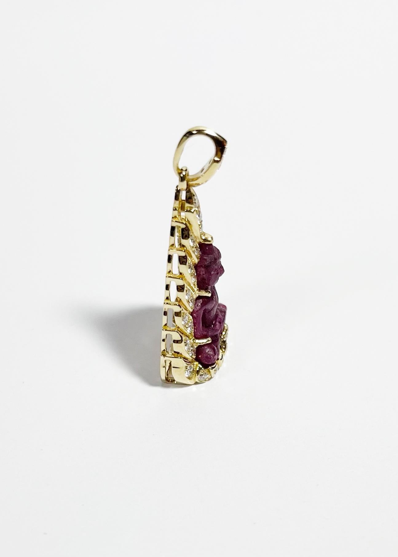 Pendentif Bouddha en rubis sculpté et diamant serti dans de l'or 18K en vente 5