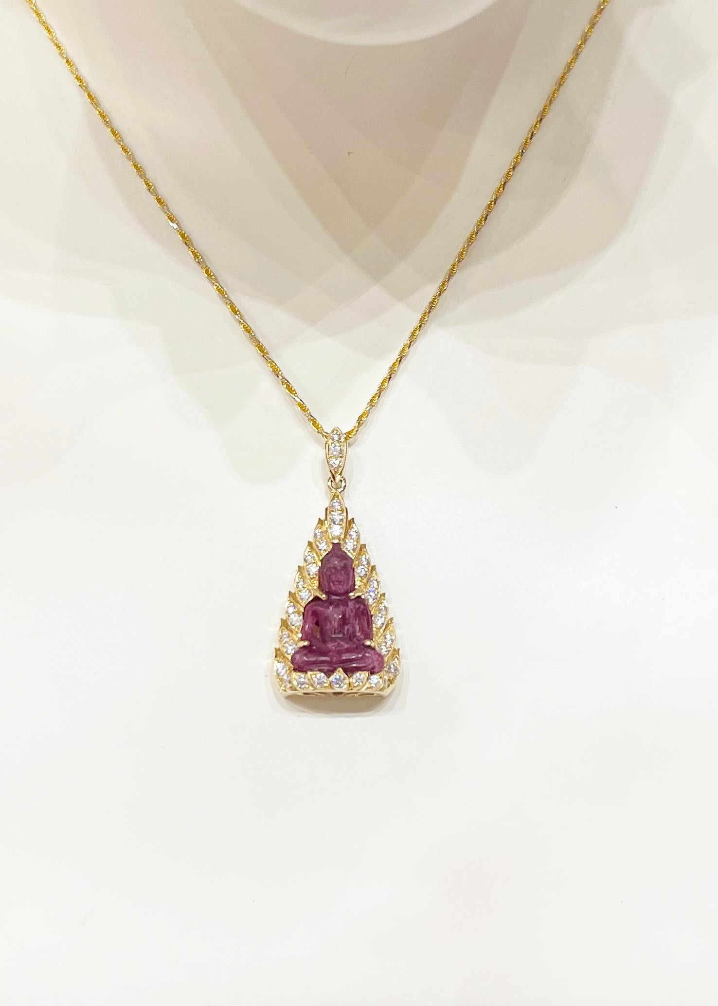 Contemporain Pendentif Bouddha en rubis sculpté et diamant serti dans de l'or 18K en vente