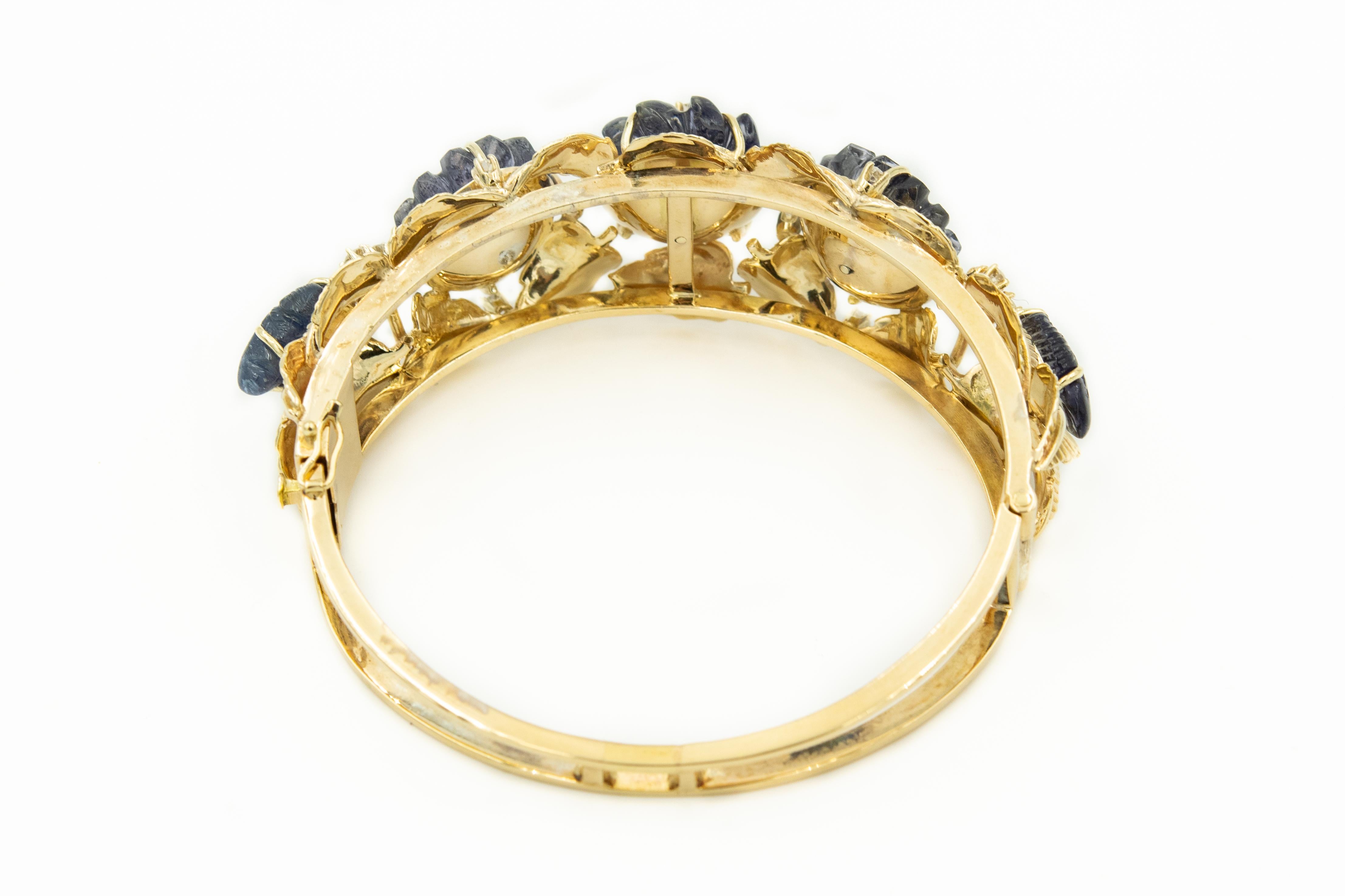 Carved Sapphire Floral Flower Leaf Diamond Yellow Gold Bangle Bracelet In Good Condition For Sale In Miami Beach, FL