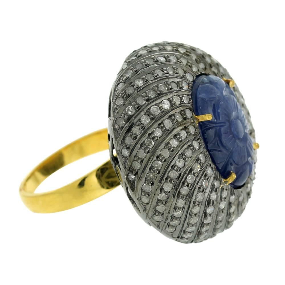 Mixed Cut Carved Sapphire Ring with Diamonds Around in Dome Shape Made In 18k Gold For Sale