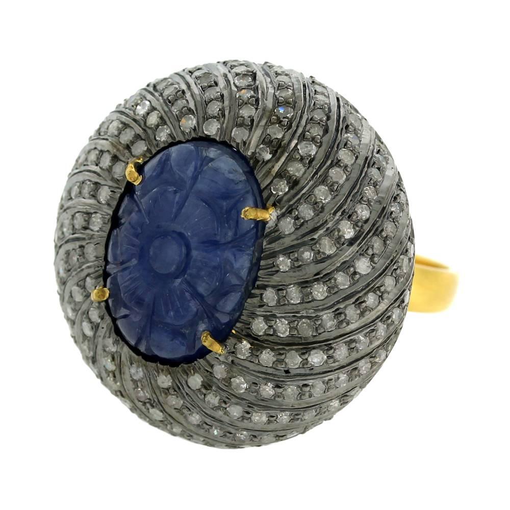 Carved Sapphire Ring with Diamonds Around in Dome Shape Made In 18k Gold For Sale