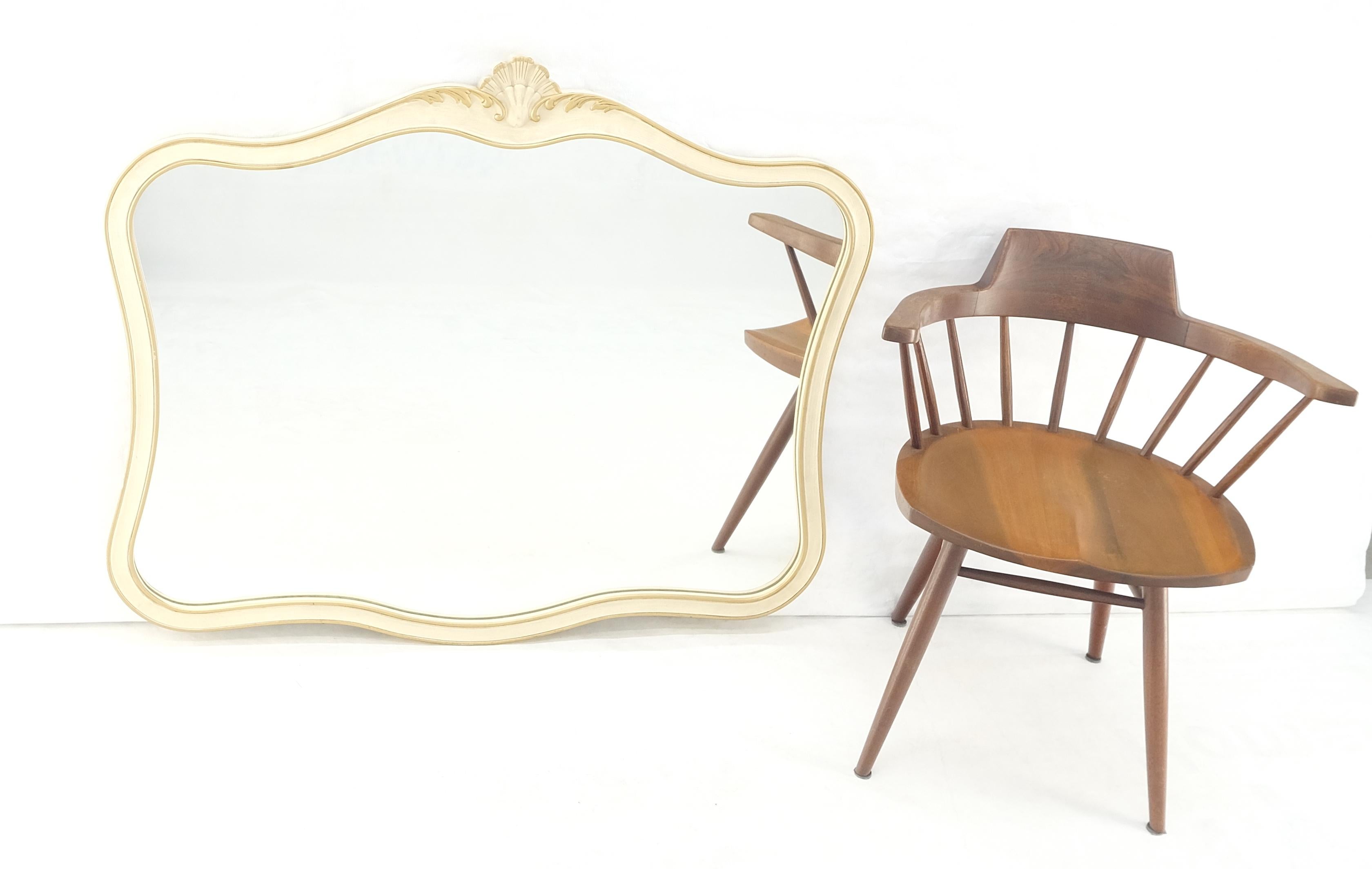 Carved Scallop Beige Gold Trip Country French Wall Mirror In Excellent Condition For Sale In Rockaway, NJ