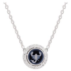 Escorpión Tallado Astrología del Zodiaco Collar Colgante Halo Diamante Oro Blanco 14K