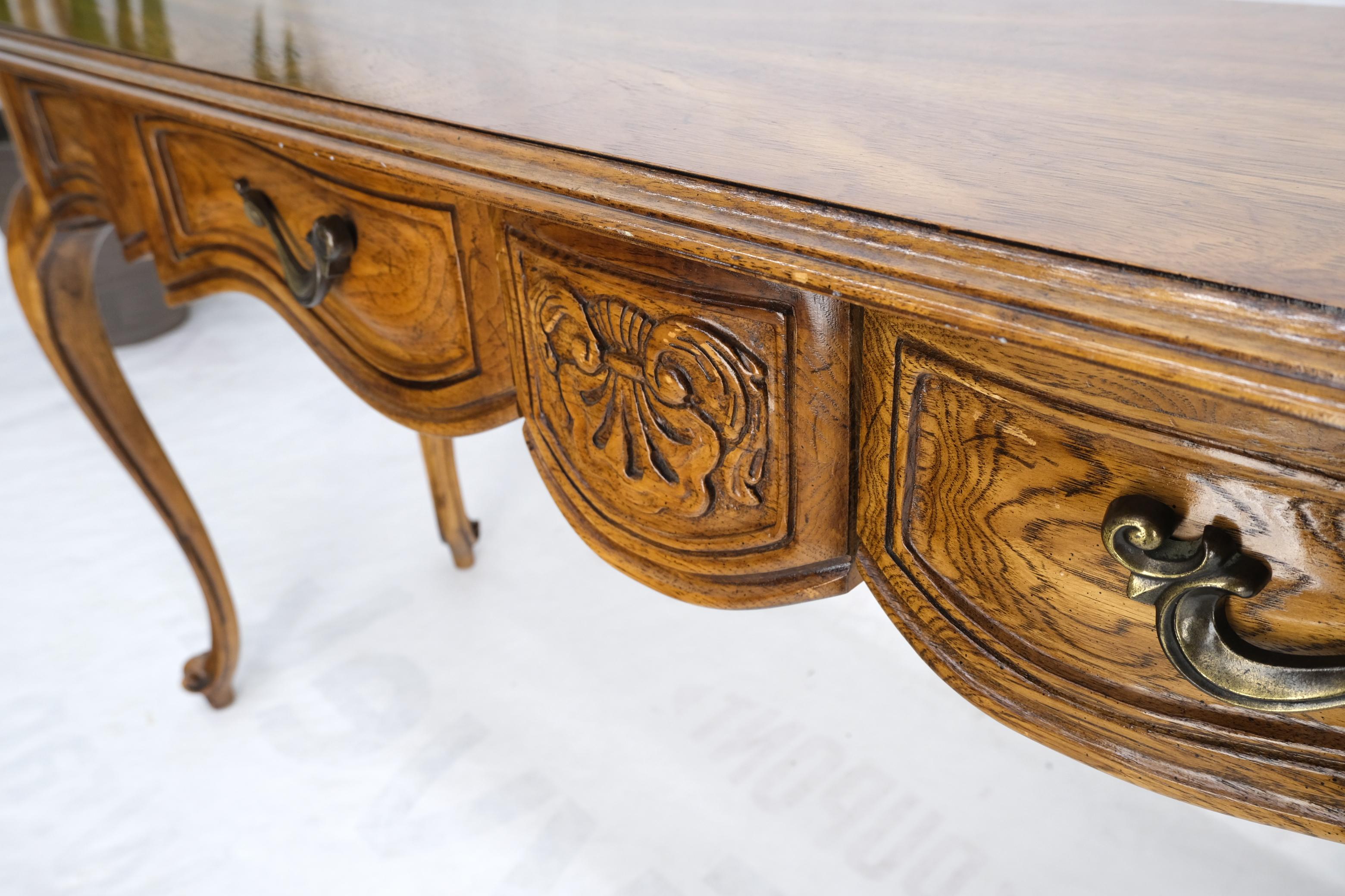 American Carved Serpentine Front 2 Drawers Cabriole Leg Console Sofa Entry Table  For Sale