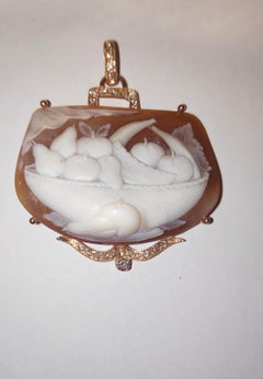 Carved Shell Cameo Pendant 12 Karat Gold