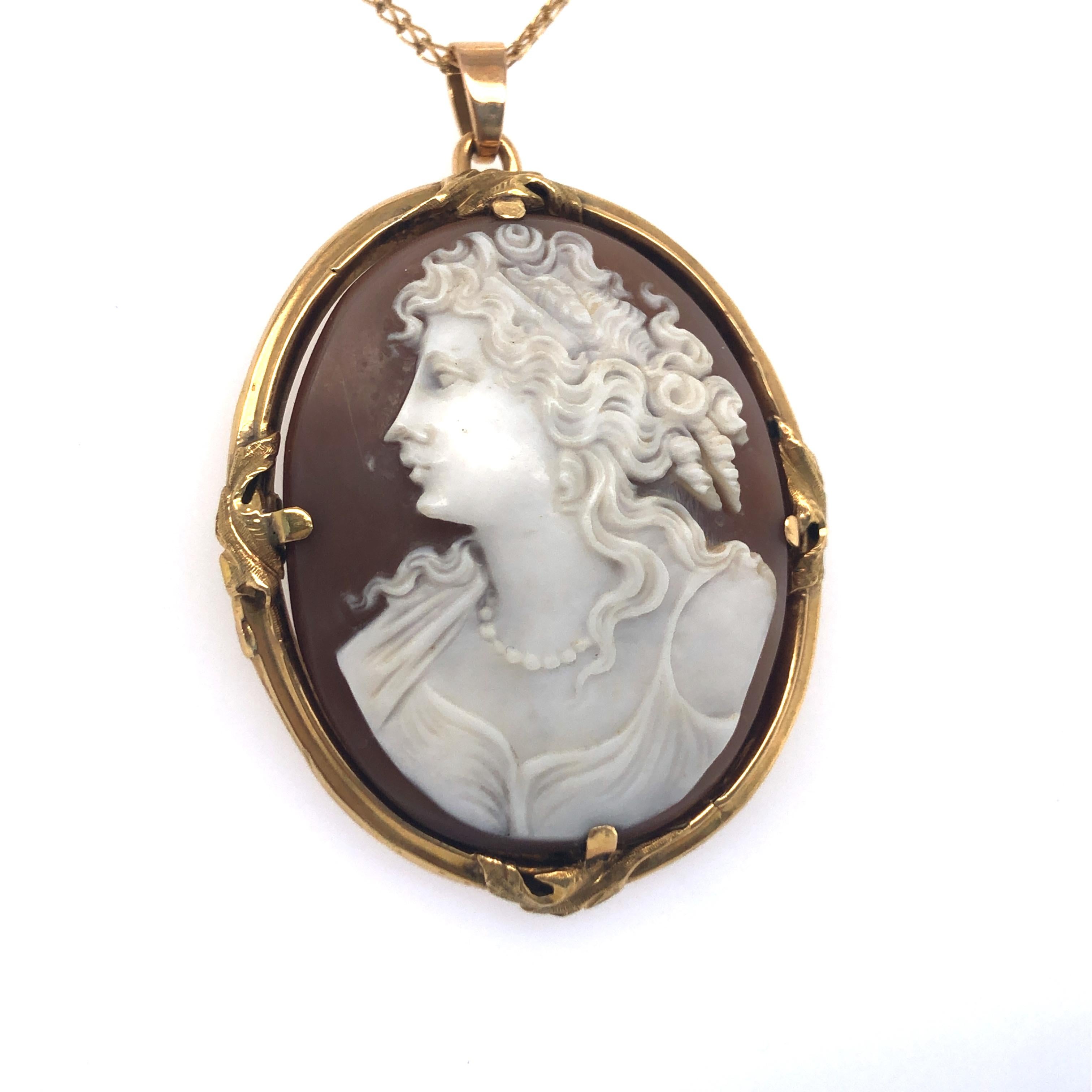 Carved Shell Cameo Pendant with Frame in 18 Karat Yellow Gold 1