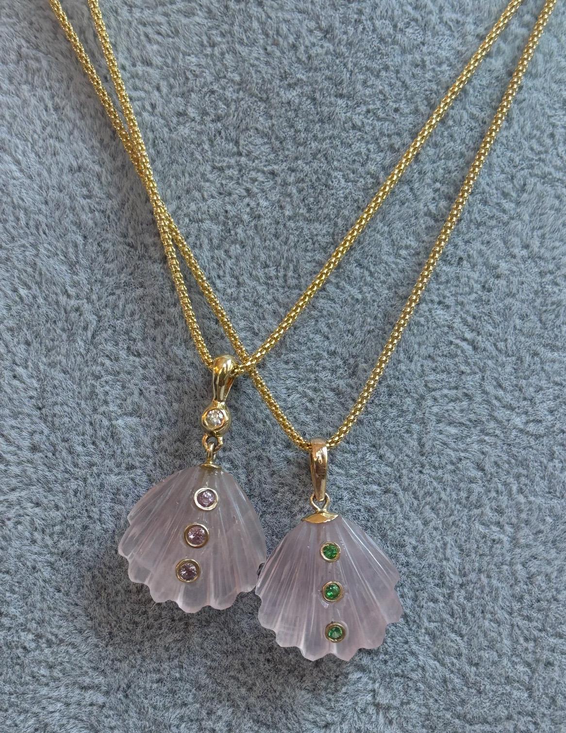 Collier en coquillage sculpté, quartz rose, saphirs roses et diamant sur chaîne en or 14k en vente 3