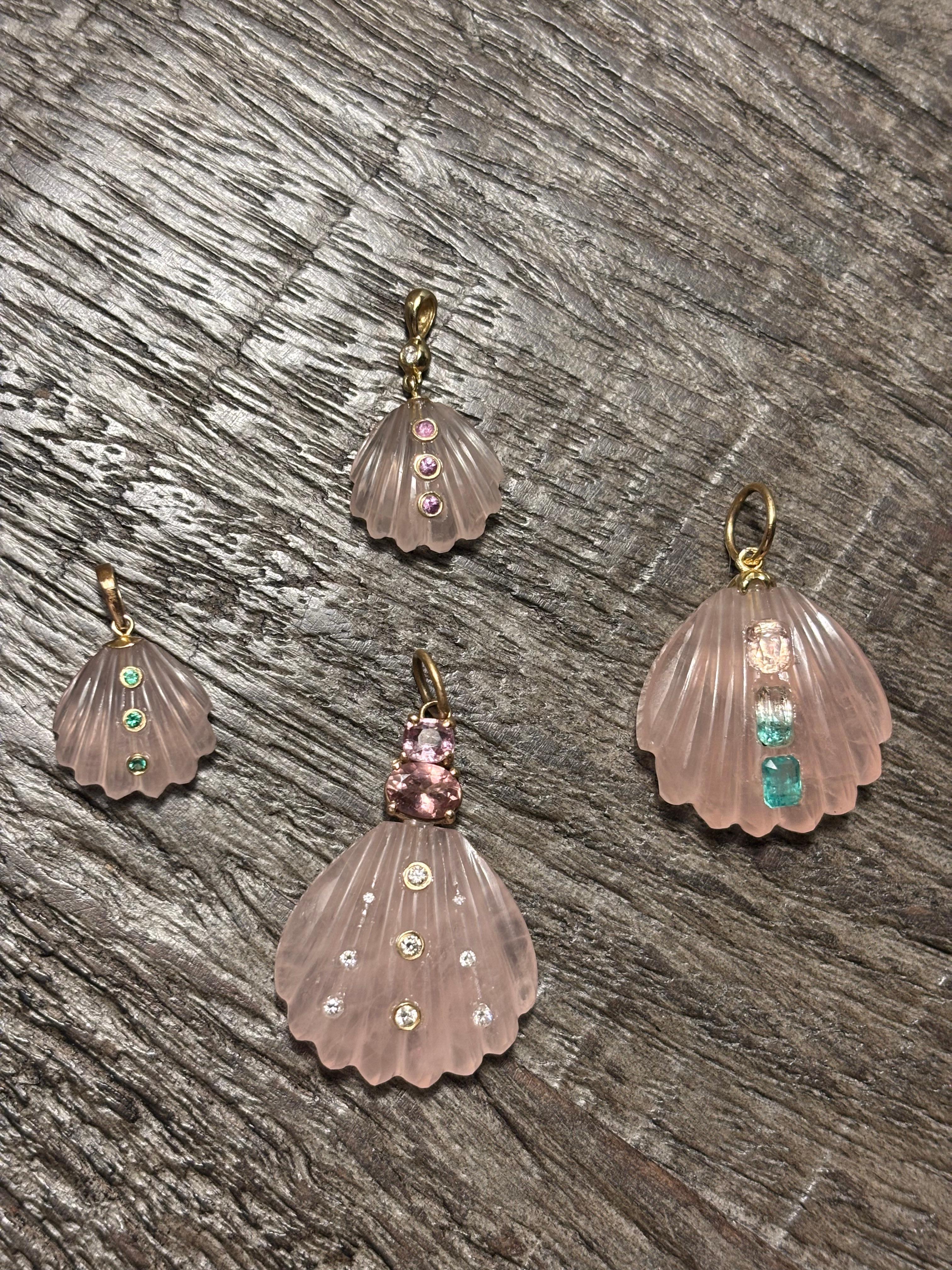 Collier en coquillage sculpté, quartz rose, saphirs roses et diamant sur chaîne en or 14k en vente 6